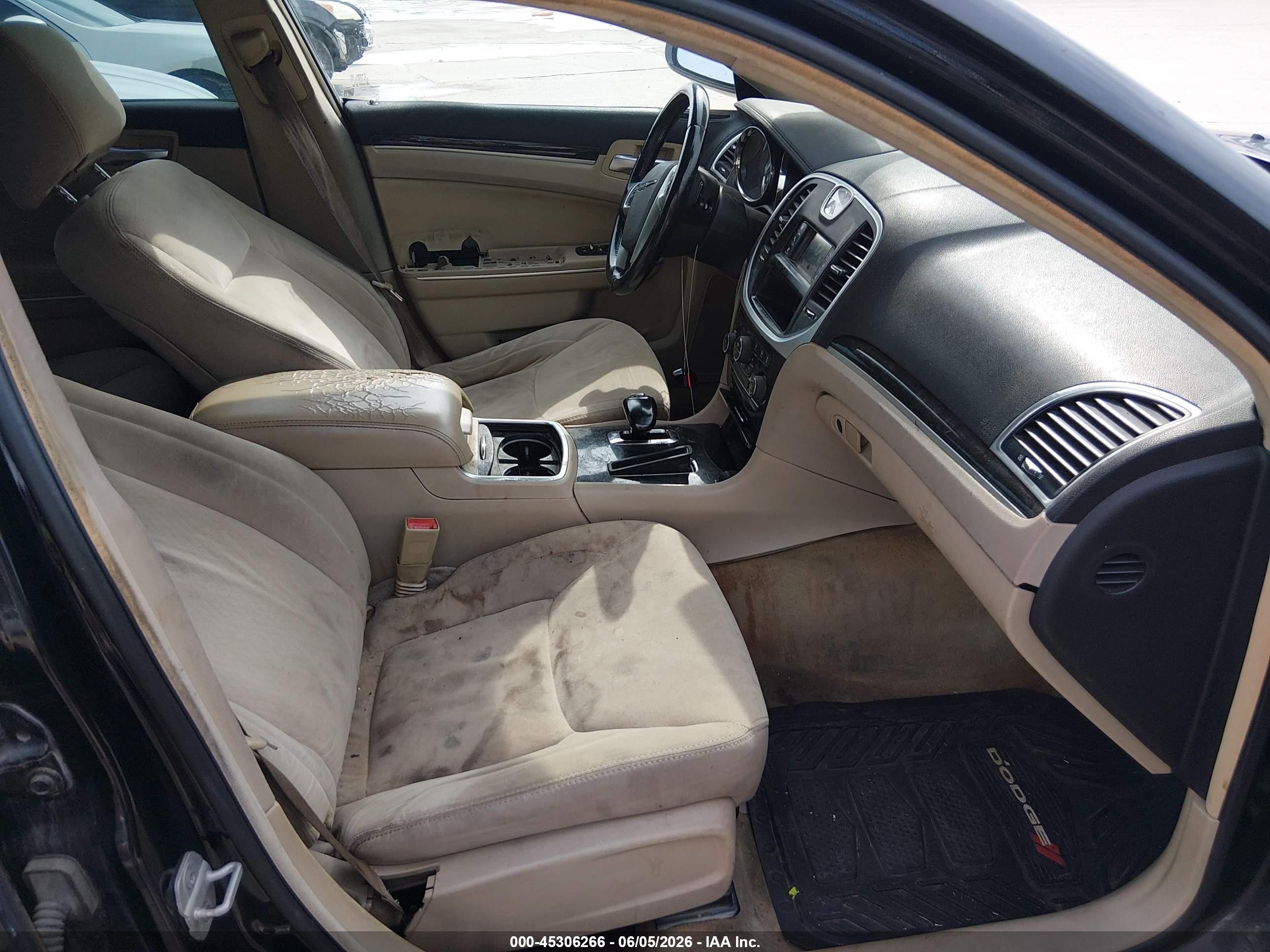 2012 Chrysler 300   Черный vin: 2C3CCAAG2CH138374