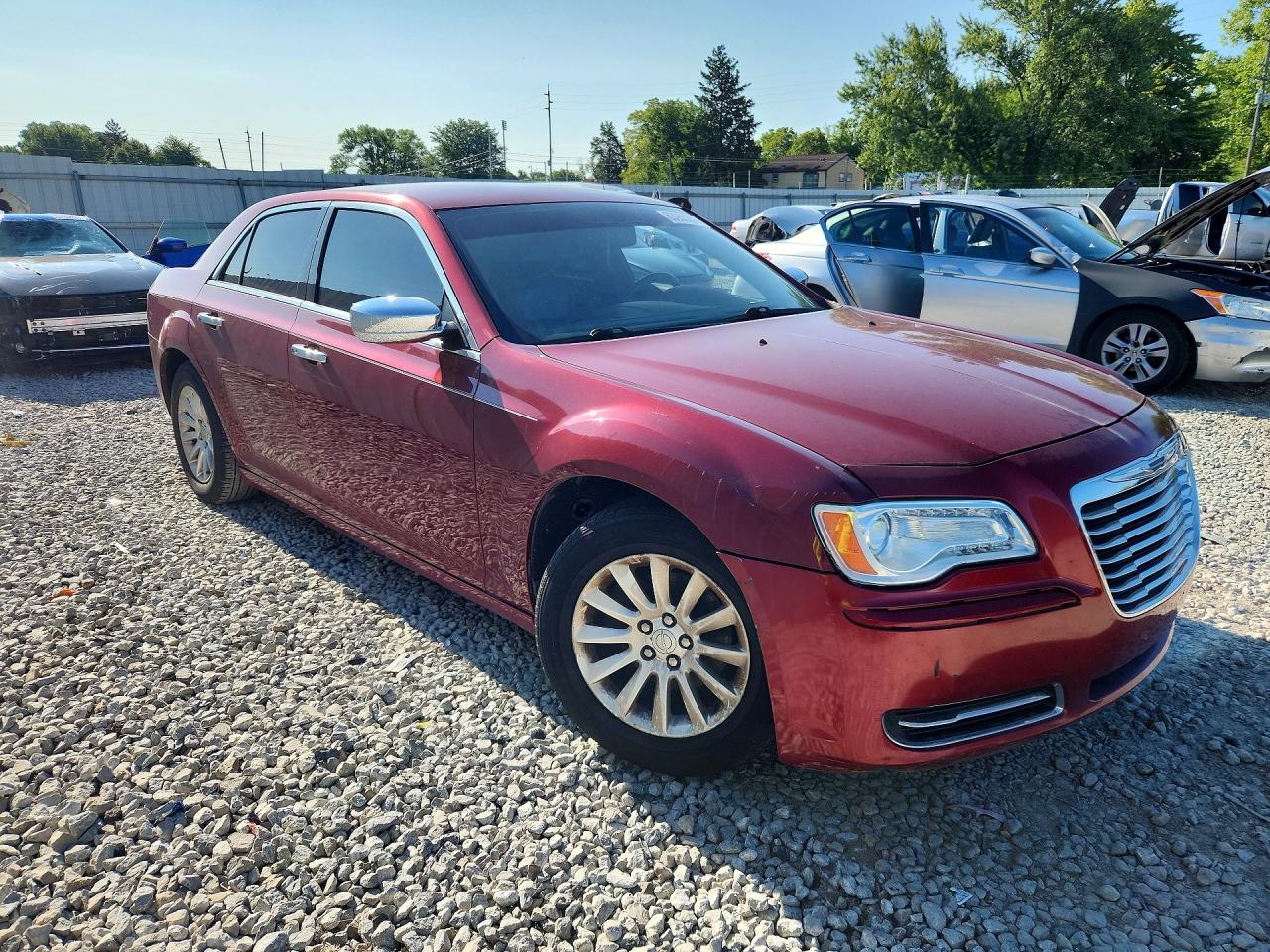 2013 Chrysler 300 Burgundy vin: 2C3CCAAG2DH569301