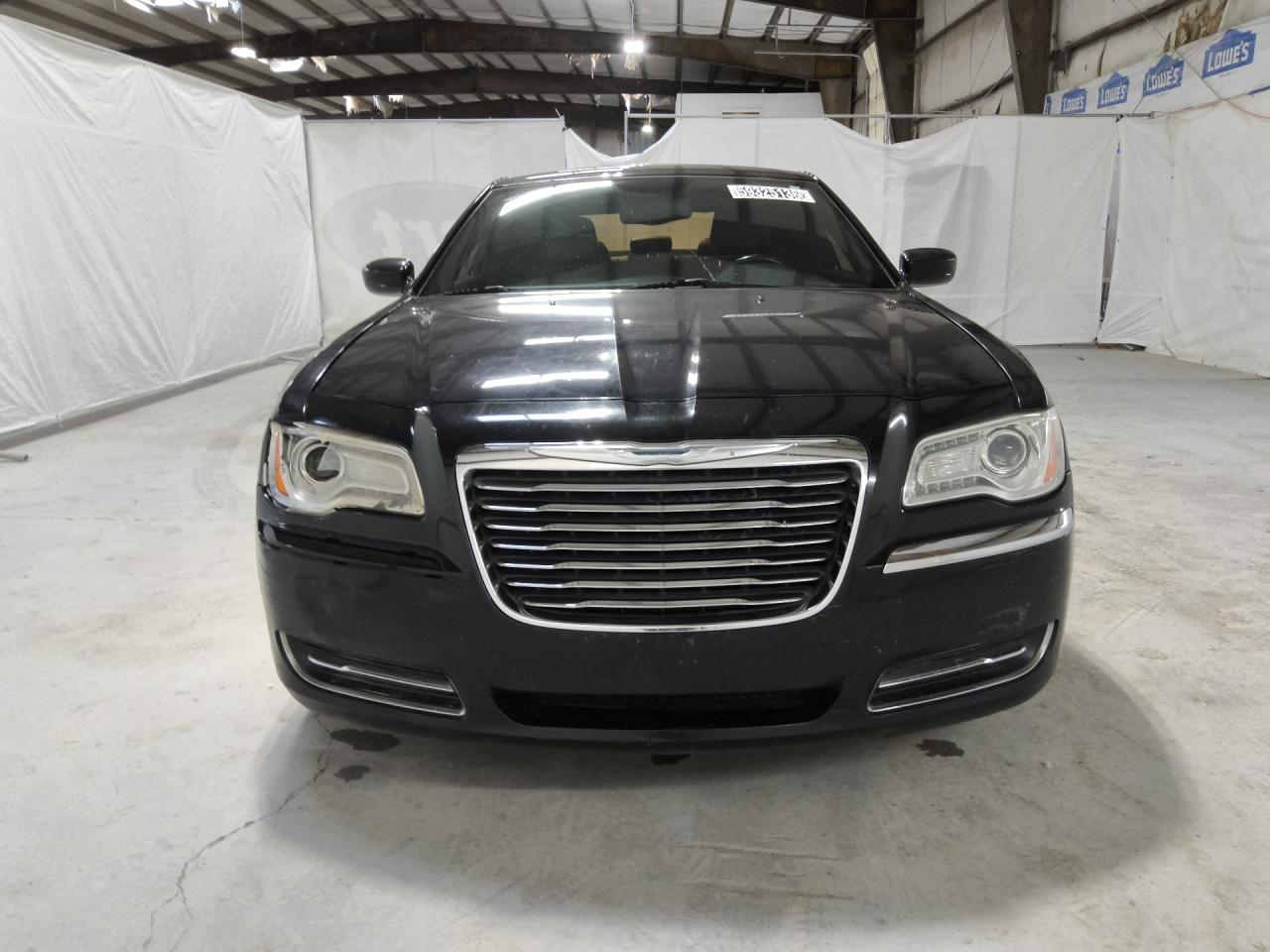 2013 Chrysler 300 Black vin: 2C3CCAAG2DH728365 Damage: Right Head Lamp, Broken, Replacement Required