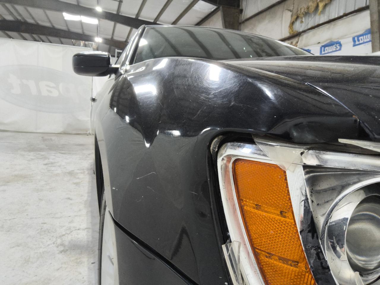 2013 Chrysler 300 Black vin: 2C3CCAAG2DH728365 Damage: Right Front Fender, Dent(S) W/ Paint Dmg, 1 To 2 Inches