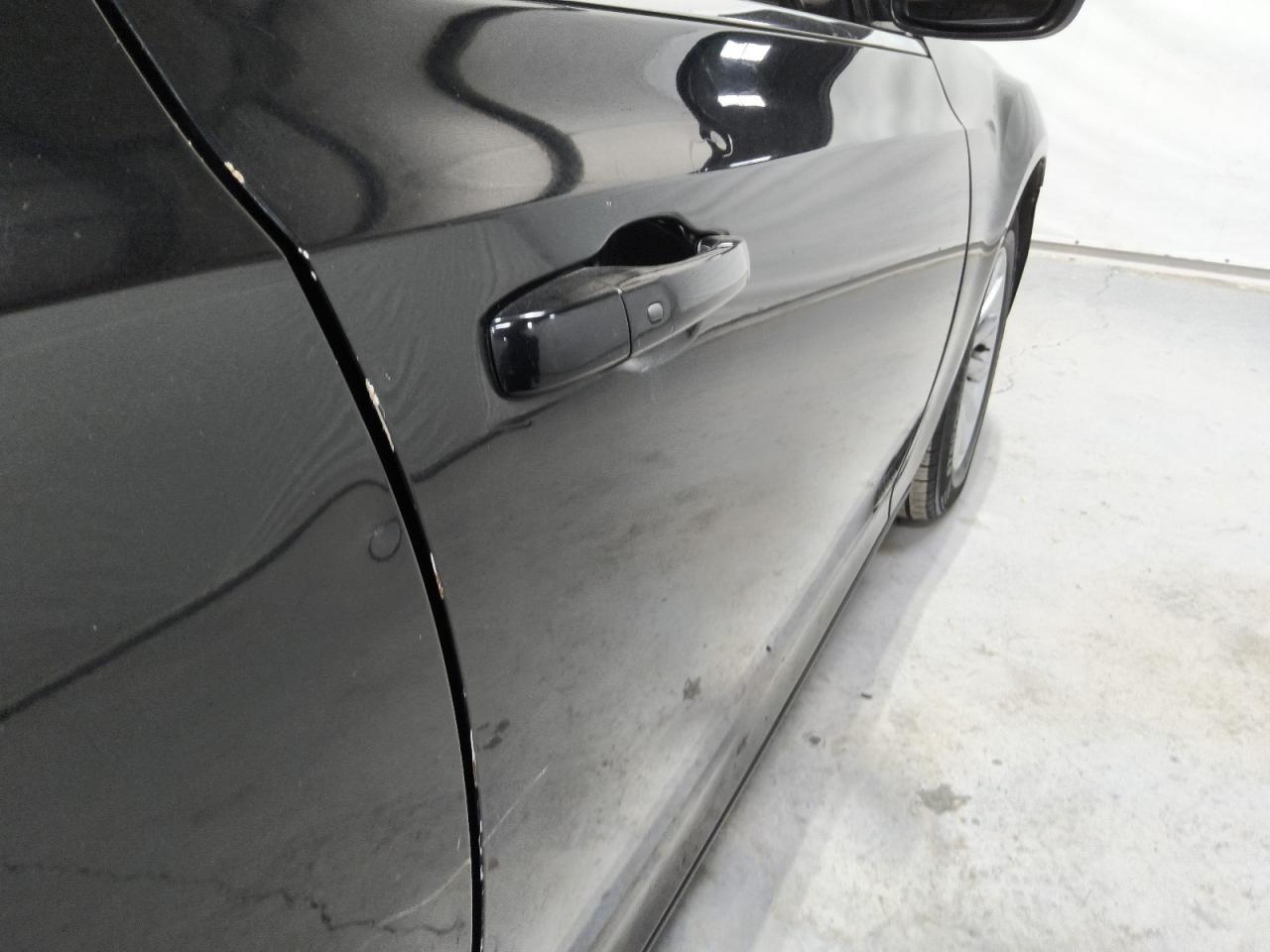 2013 Chrysler 300 Black vin: 2C3CCAAG2DH728365 Damage: Right Front Door, Heavy Scratch, 1 To 2 Inches