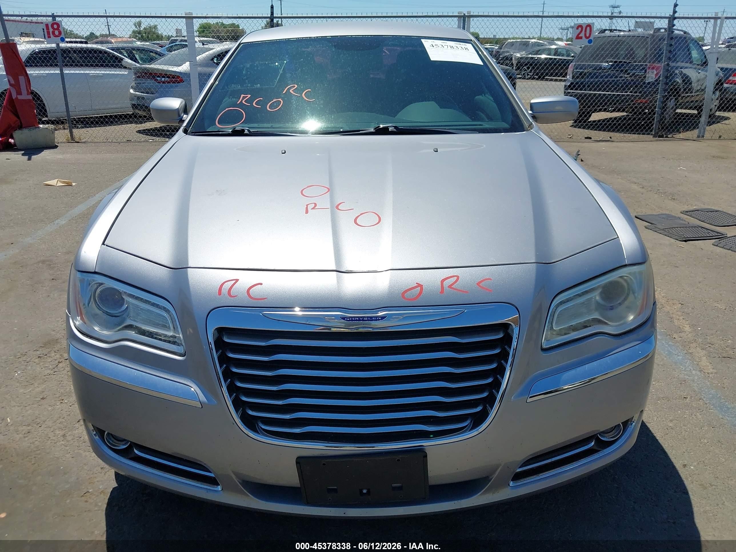2014 Chrysler 300   Silver vin: 2C3CCAAG2EH100887