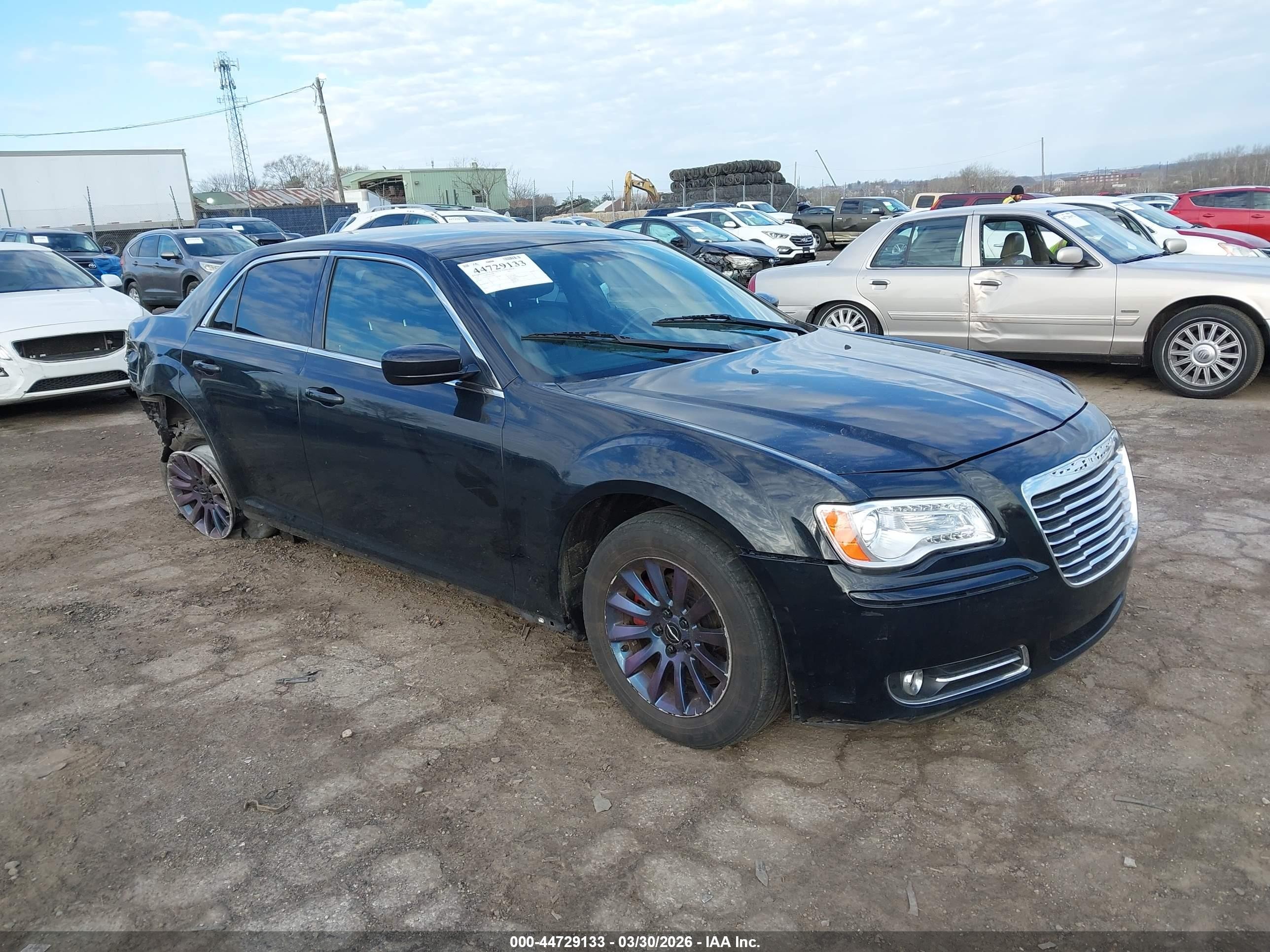 2014 Chrysler 300   Black vin: 2C3CCAAG2EH136093
