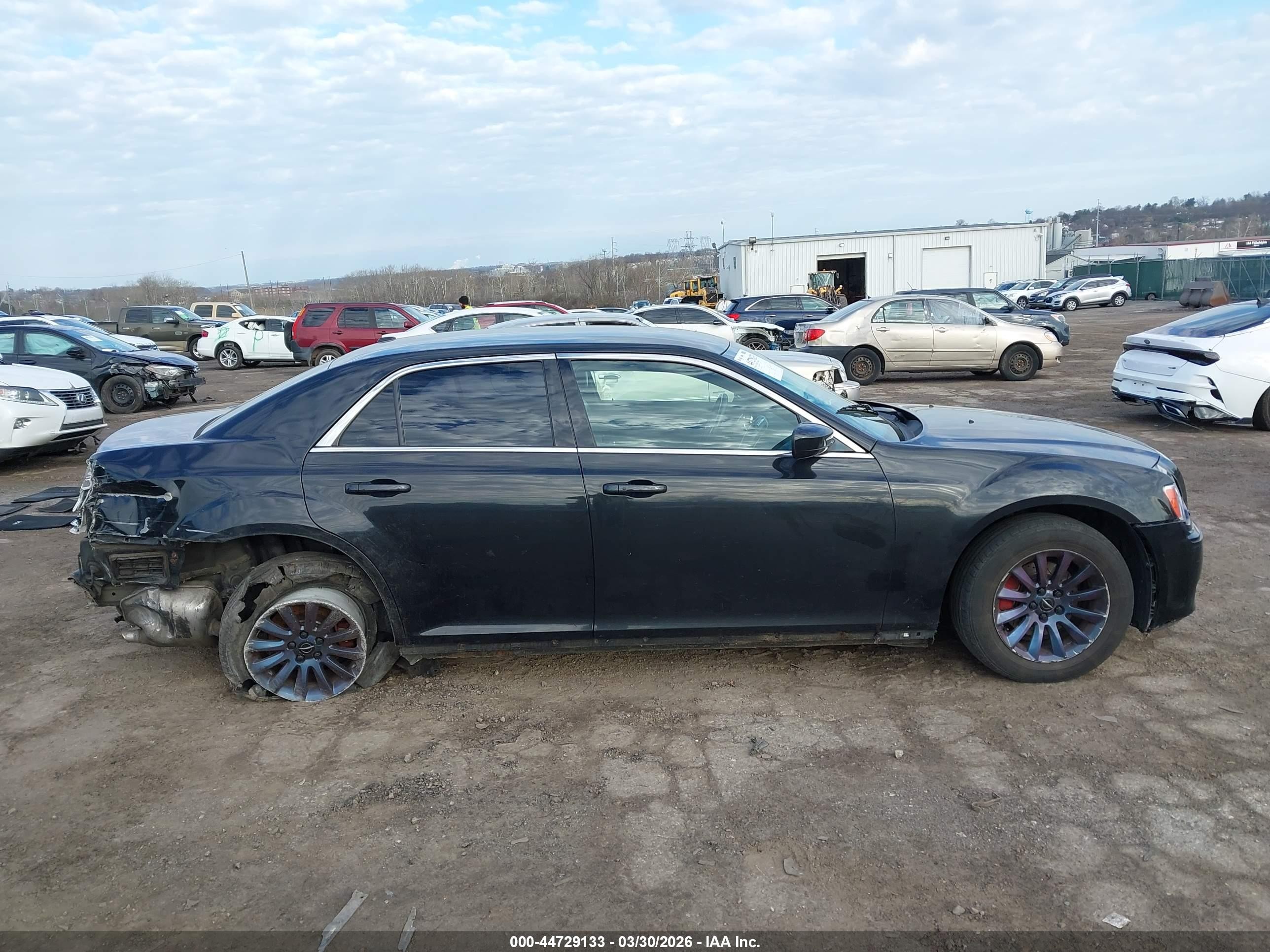 2014 Chrysler 300   Black vin: 2C3CCAAG2EH136093