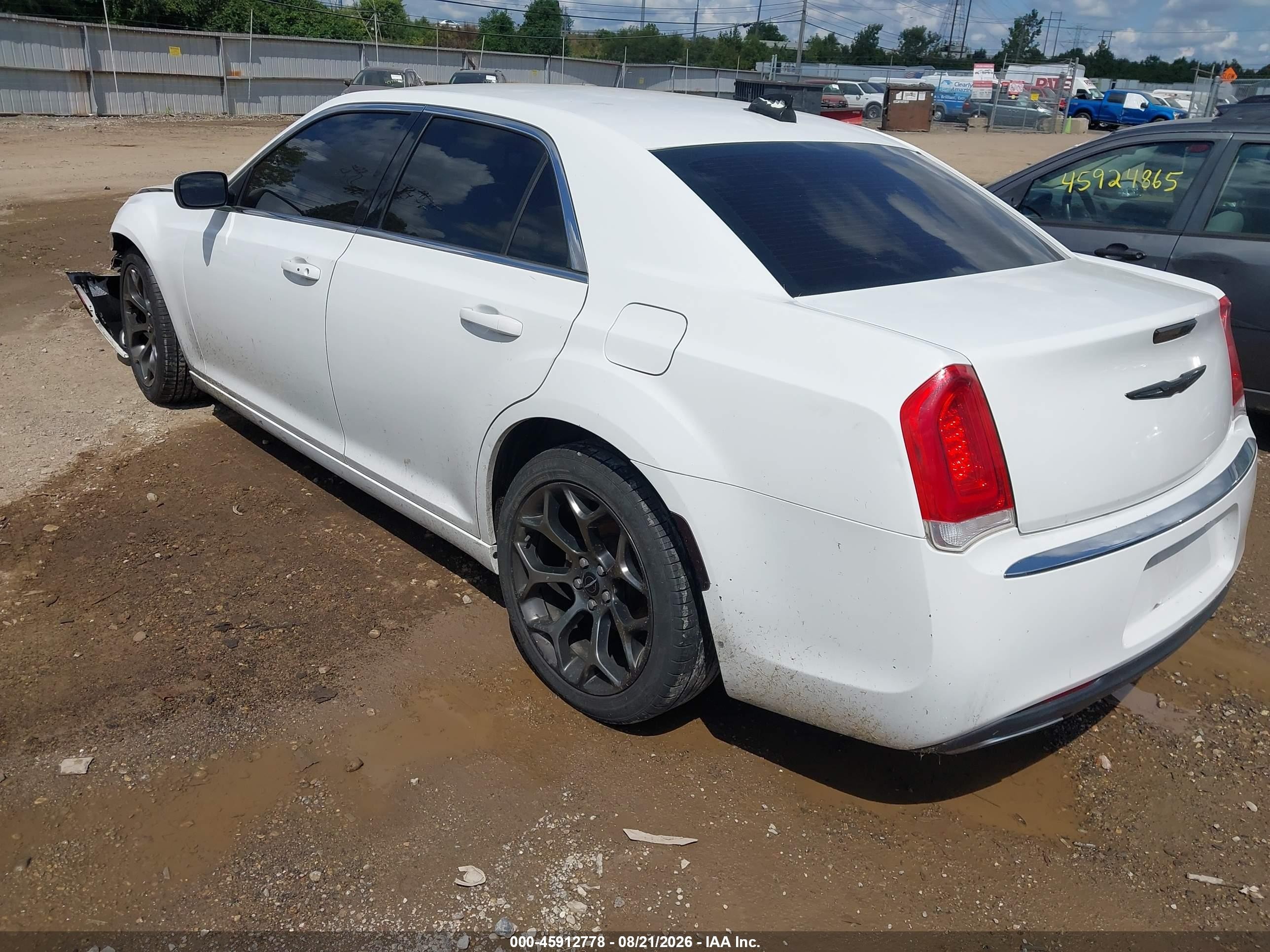2015 Chrysler 300 Limited White vin: 2C3CCAAG2FH749283