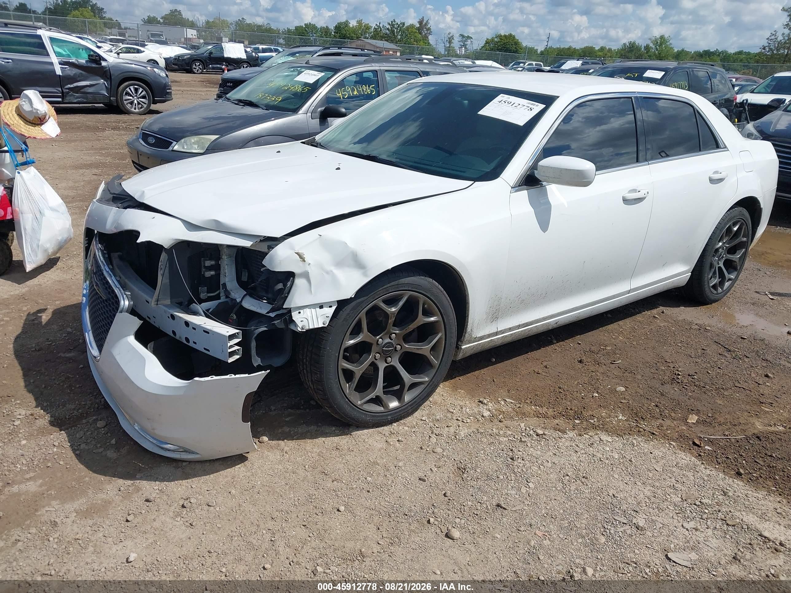 2015 Chrysler 300 Limited White vin: 2C3CCAAG2FH749283