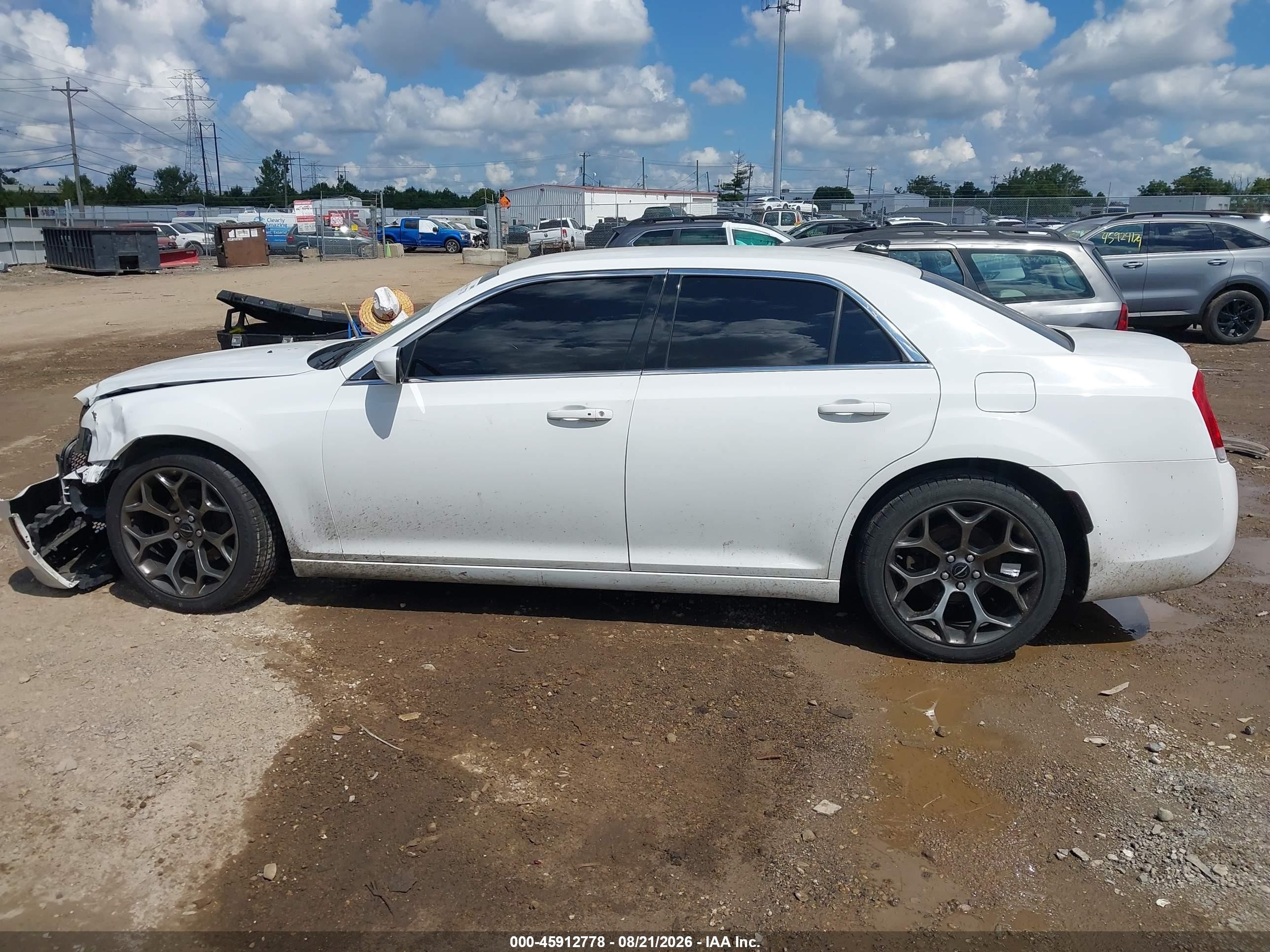 2015 Chrysler 300 Limited White vin: 2C3CCAAG2FH749283