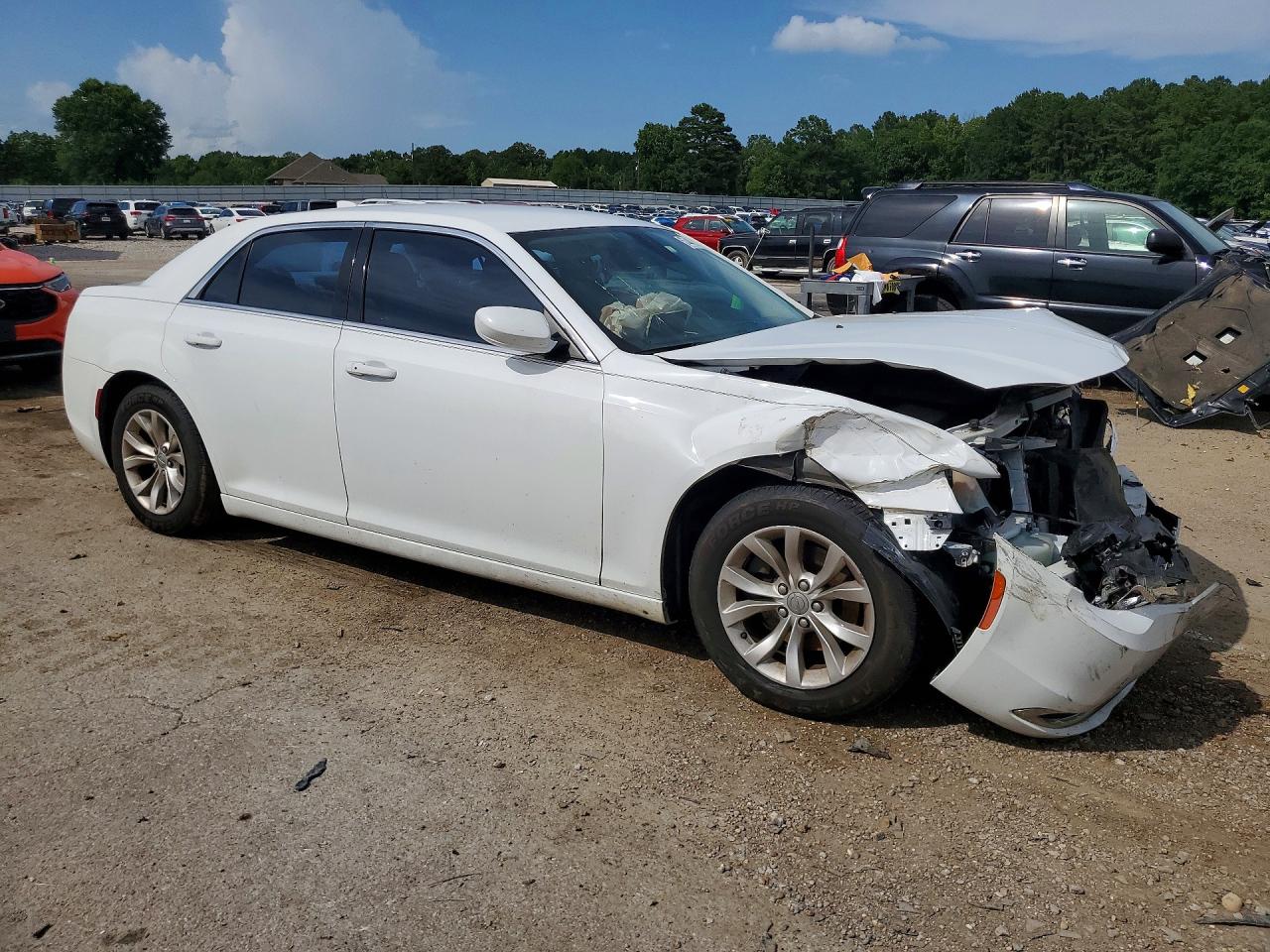 2015 Chrysler 300 Limited White vin: 2C3CCAAG2FH785989