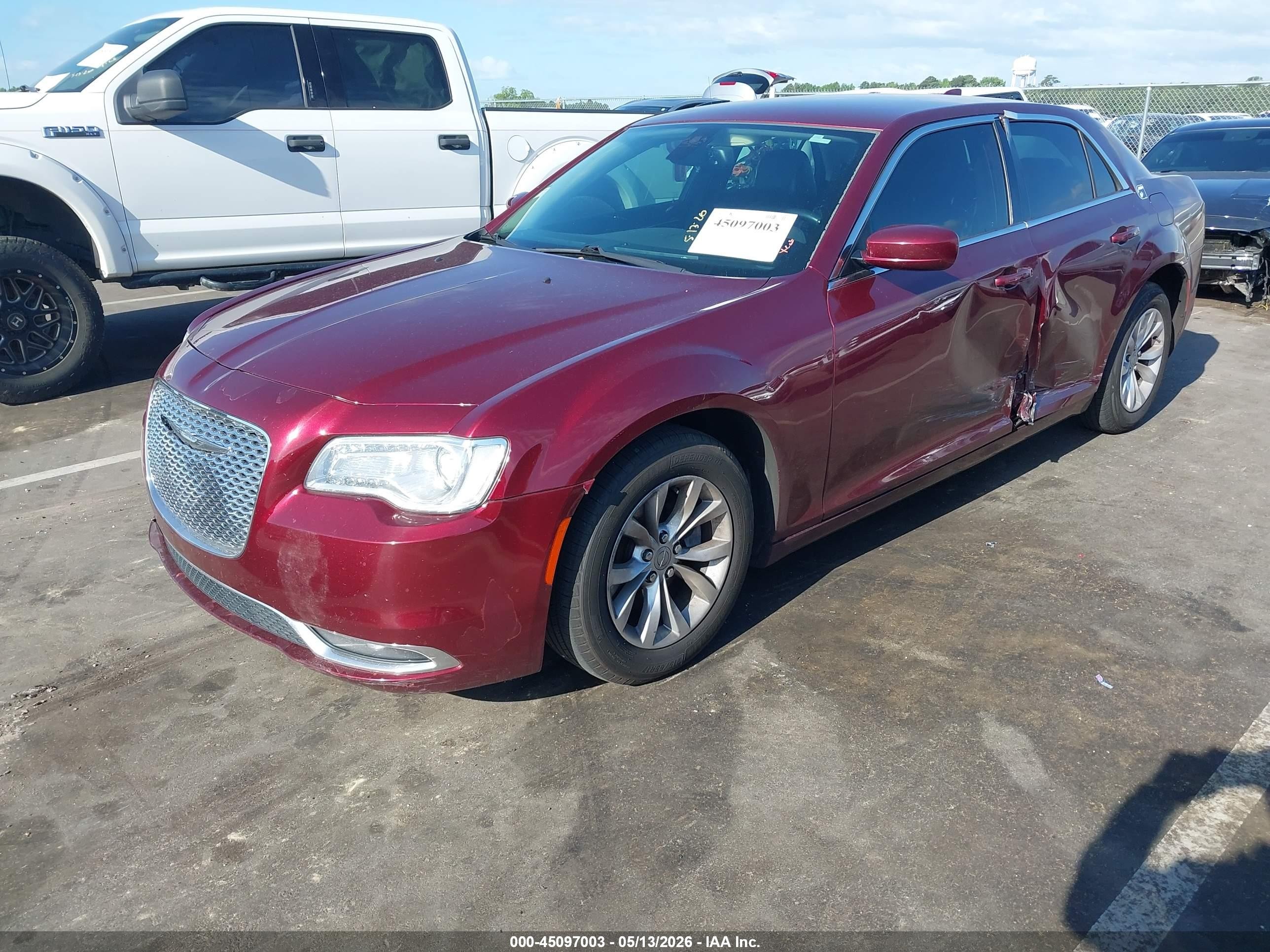 2015 Chrysler 300 Limited Красный vin: 2C3CCAAG2FH830154