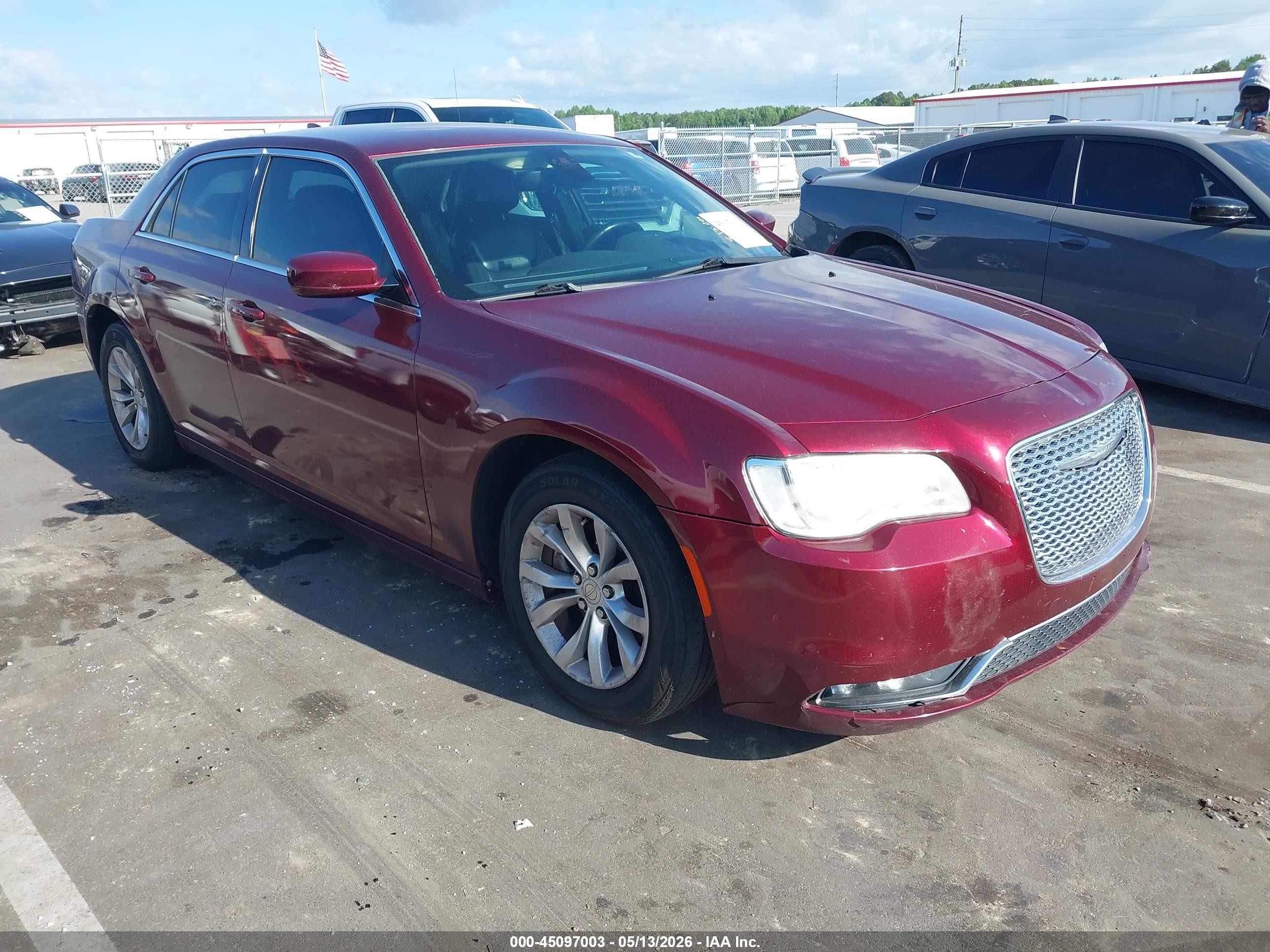 2015 Chrysler 300 Limited Красный vin: 2C3CCAAG2FH830154