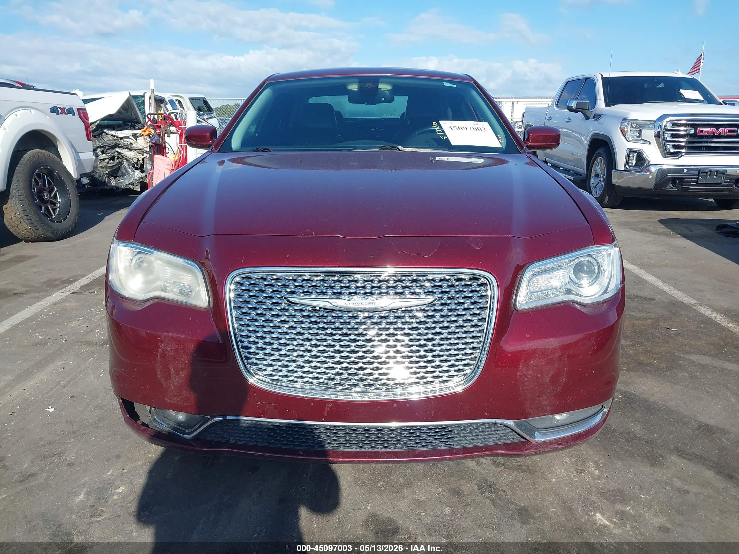 2015 Chrysler 300 Limited Красный vin: 2C3CCAAG2FH830154