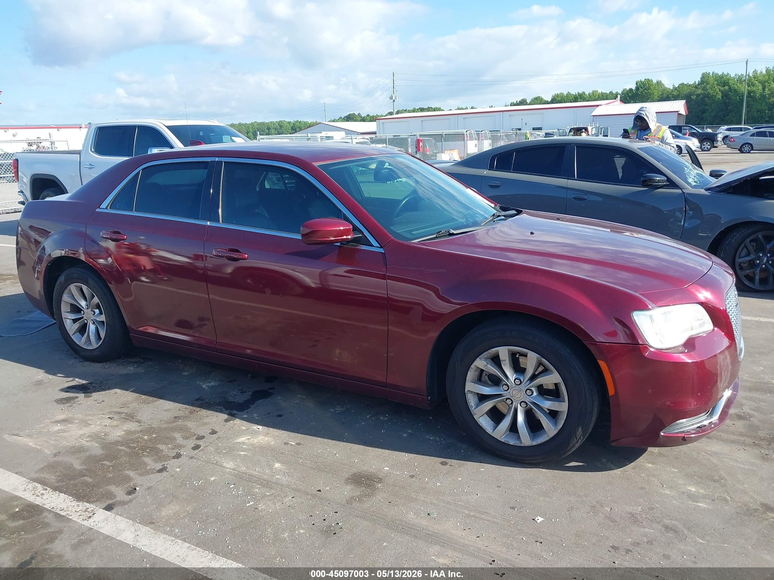 2015 Chrysler 300 Limited Красный vin: 2C3CCAAG2FH830154