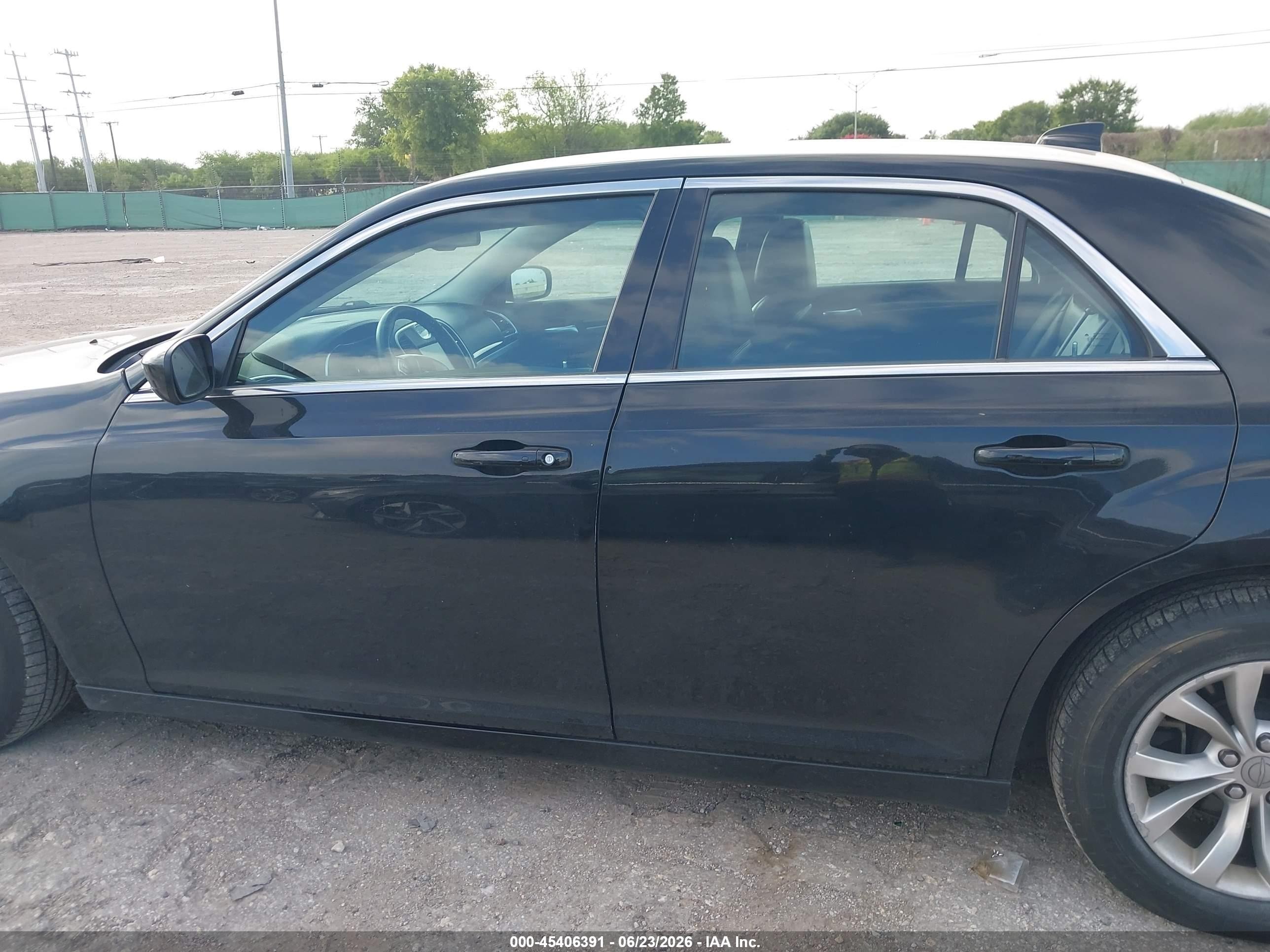 2015 Chrysler 300 Limited Black vin: 2C3CCAAG2FH849271