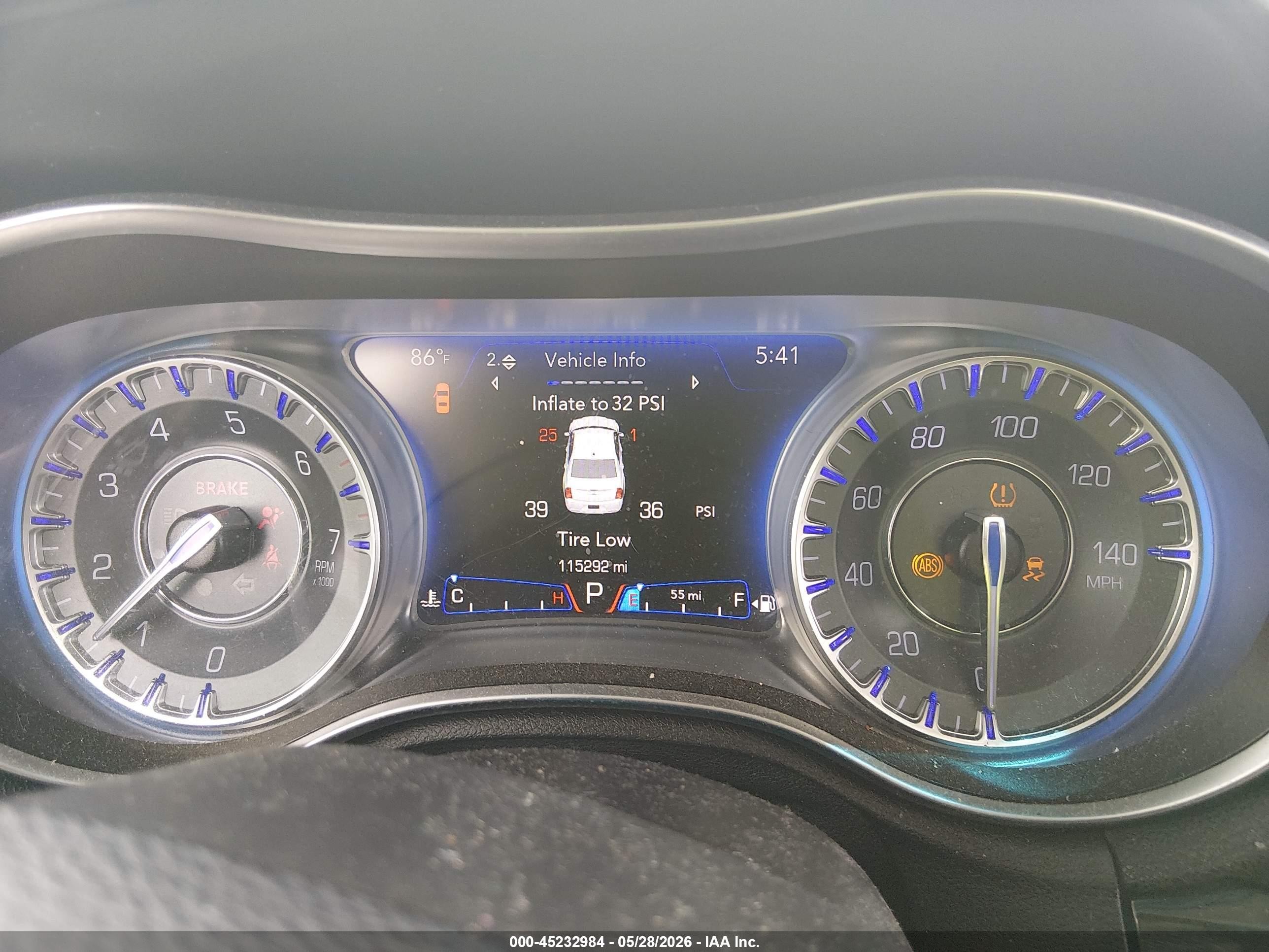 2015 Chrysler 300 Limited White vin: 2C3CCAAG2FH929847