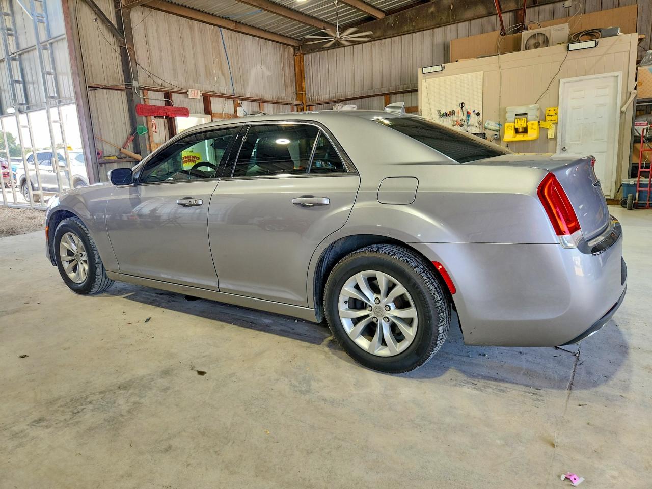2016 Chrysler 300 Limited Gray vin: 2C3CCAAG2GH181263