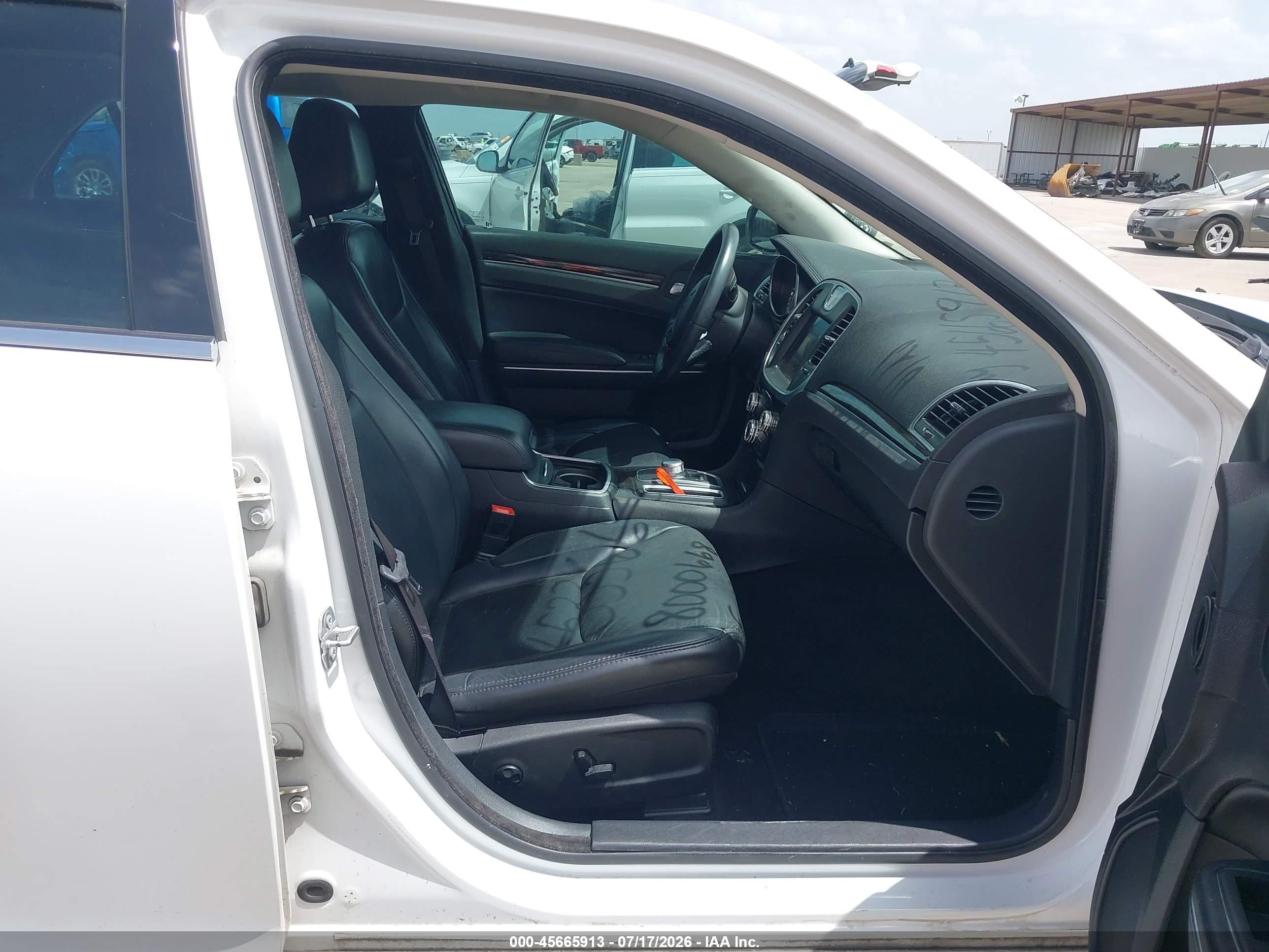 2016 Chrysler 300 Limited White vin: 2C3CCAAG2GH334448