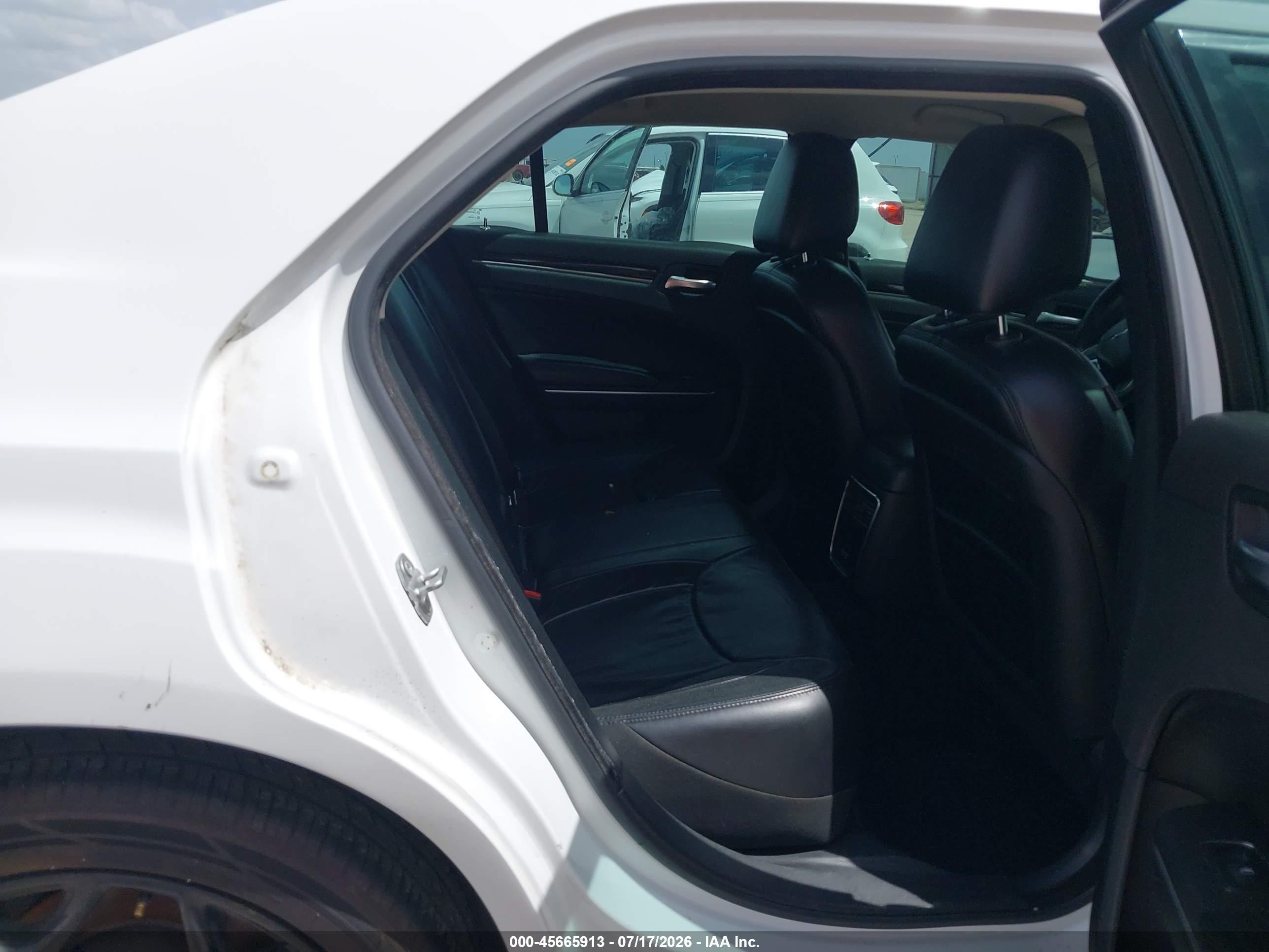 2016 Chrysler 300 Limited White vin: 2C3CCAAG2GH334448