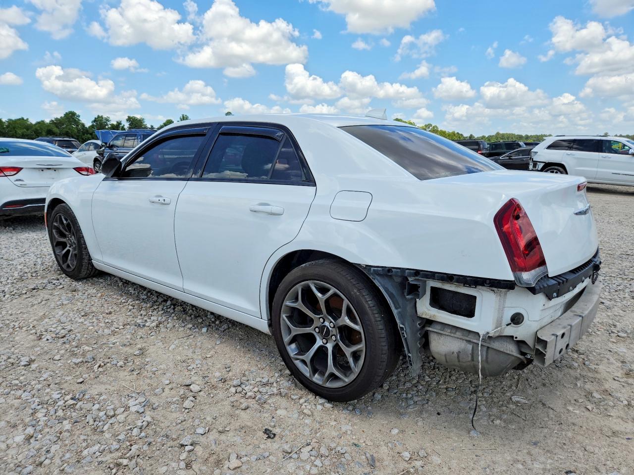 2018 Chrysler 300 Touring White vin: 2C3CCAAG2JH320959
