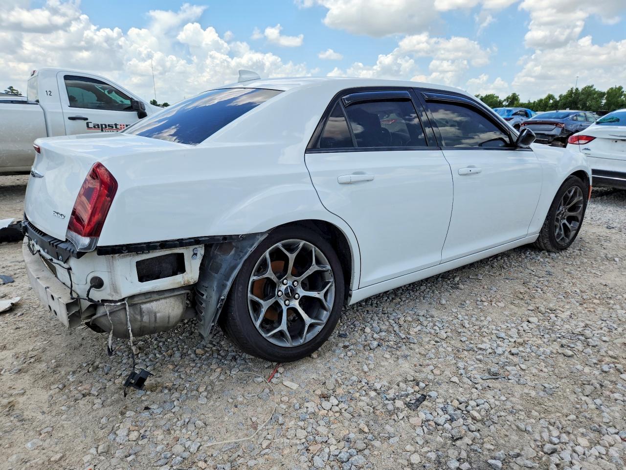 2018 Chrysler 300 Touring White vin: 2C3CCAAG2JH320959
