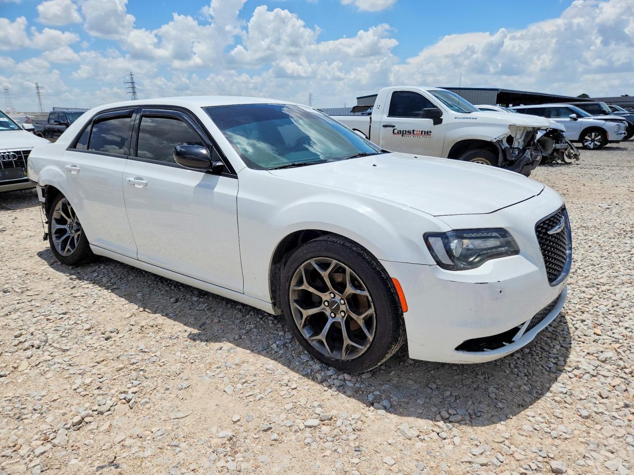 2018 Chrysler 300 Touring White vin: 2C3CCAAG2JH320959