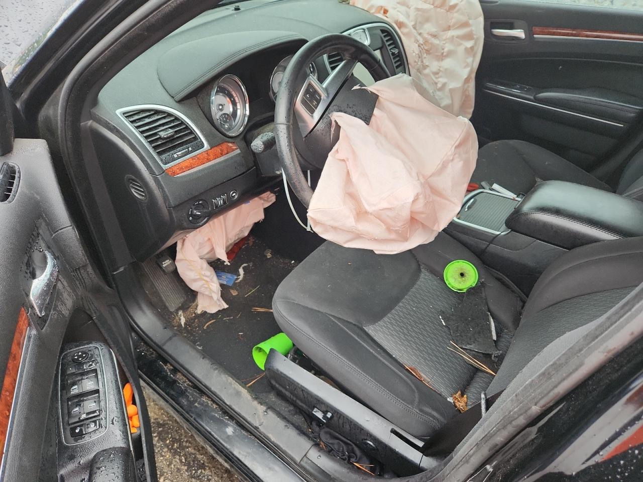 2012 Chrysler 300 Черный vin: 2C3CCAAG3CH234661