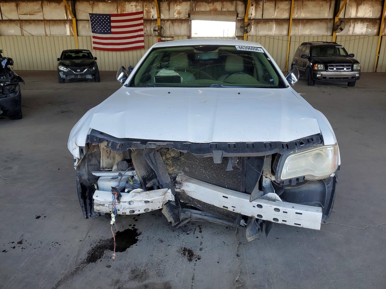2012 Chrysler 300 White vin: 2C3CCAAG3CH277767