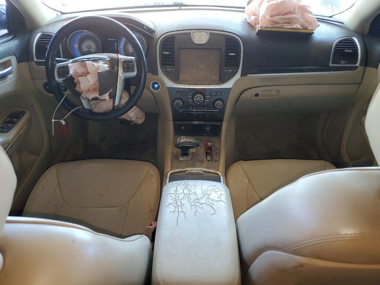 2012 Chrysler 300 White vin: 2C3CCAAG3CH277767