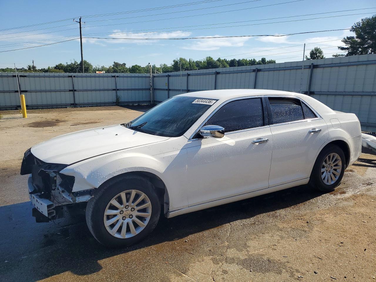 2013 Chrysler 300 White vin: 2C3CCAAG3DH615332