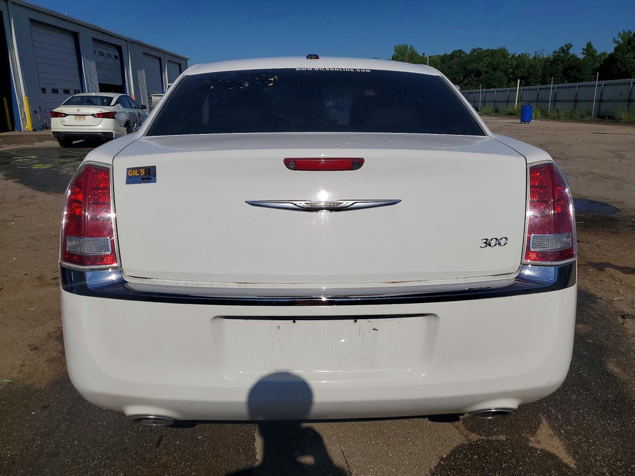 2013 Chrysler 300 White vin: 2C3CCAAG3DH615332