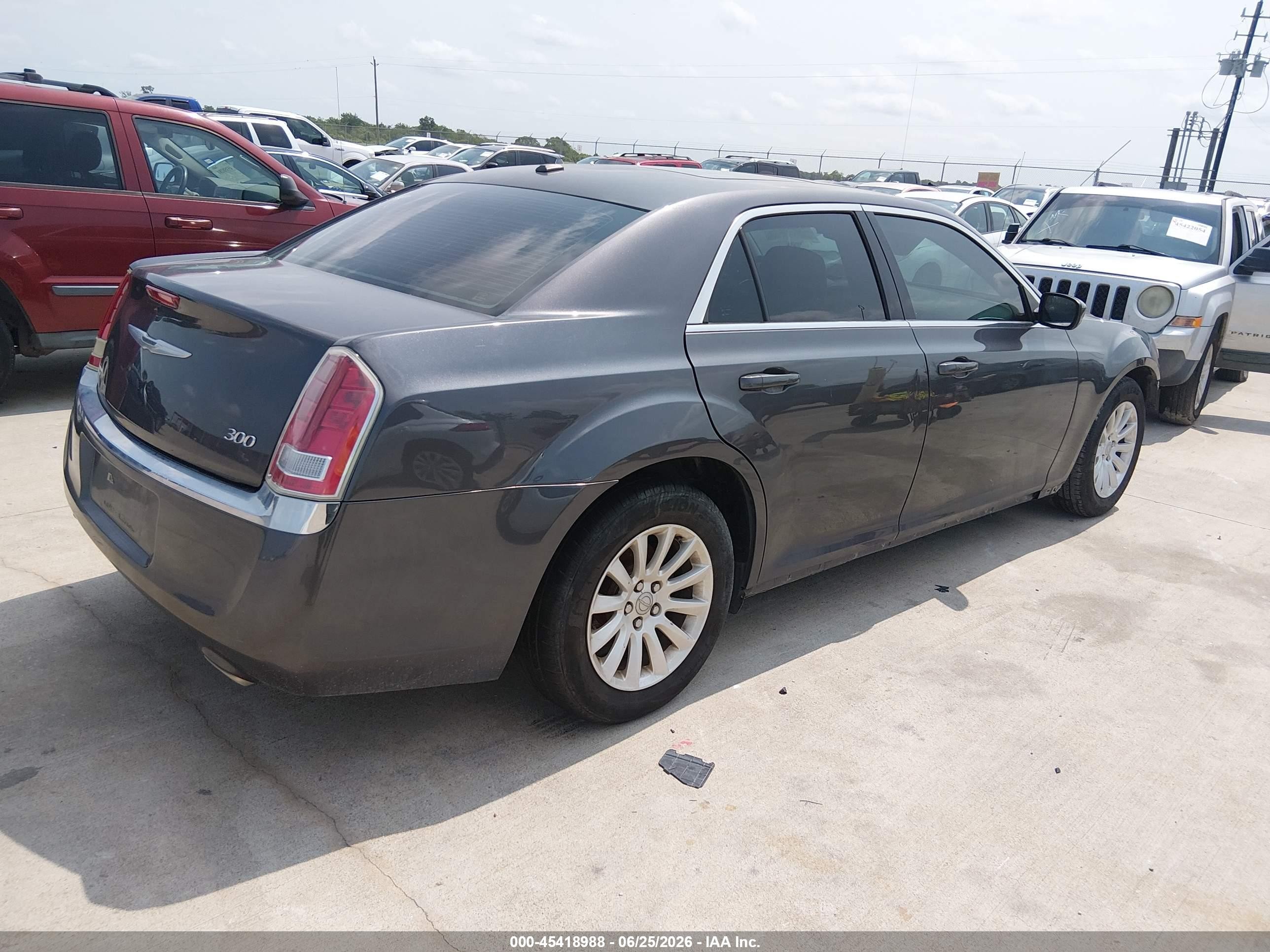 2013 Chrysler 300 Motown Gray vin: 2C3CCAAG3DH658942