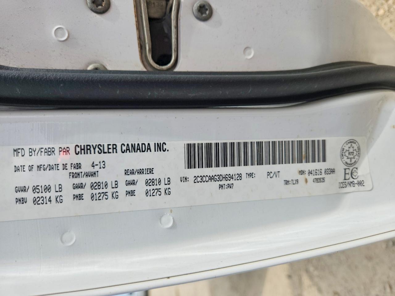 2013 Chrysler 300 White vin: 2C3CCAAG3DH694128