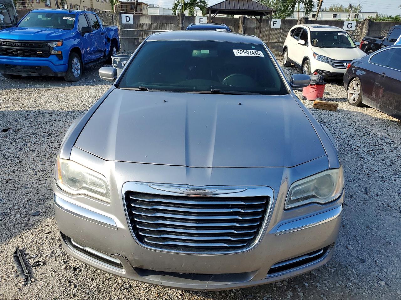 2014 Chrysler 300 Silver vin: 2C3CCAAG3EH141609