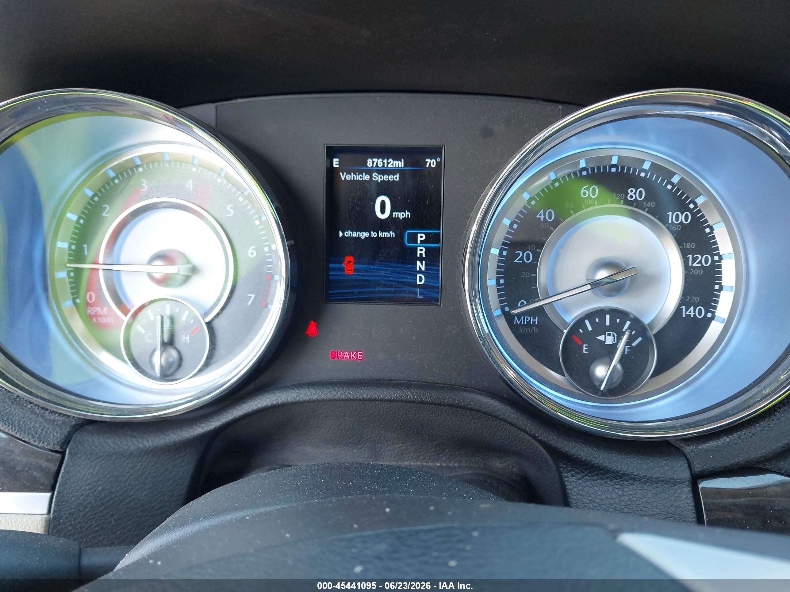2014 Chrysler 300 Red vin: 2C3CCAAG3EH220147