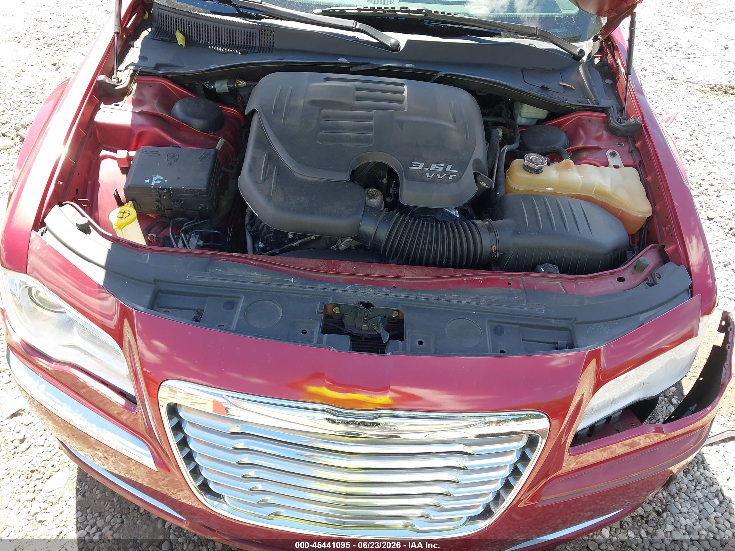 2014 Chrysler 300 Red vin: 2C3CCAAG3EH220147