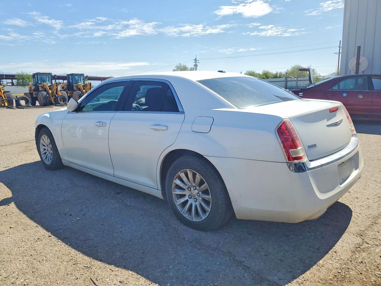 2014 Chrysler 300 White vin: 2C3CCAAG3EH243721