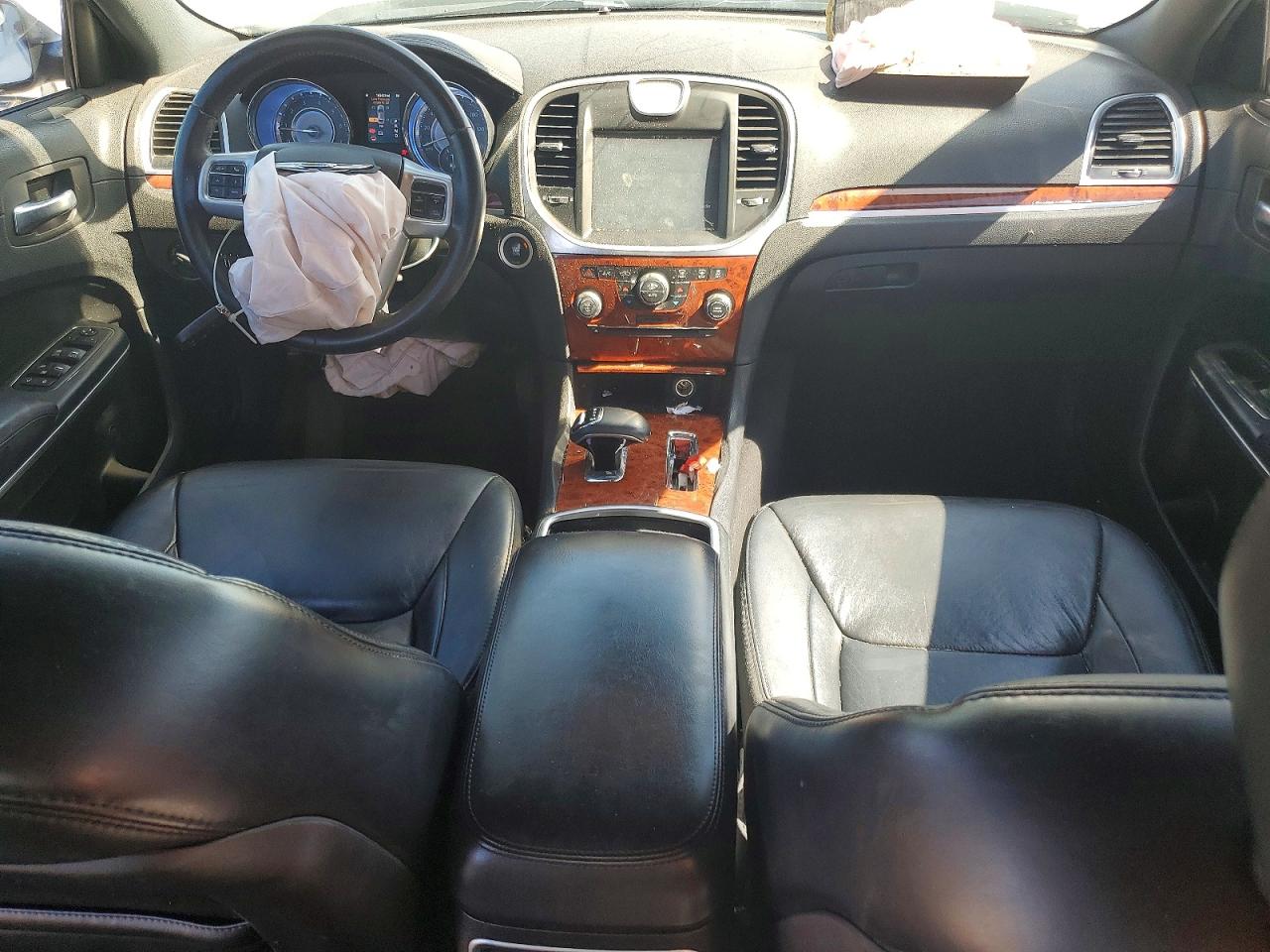 2014 Chrysler 300 White vin: 2C3CCAAG3EH243721