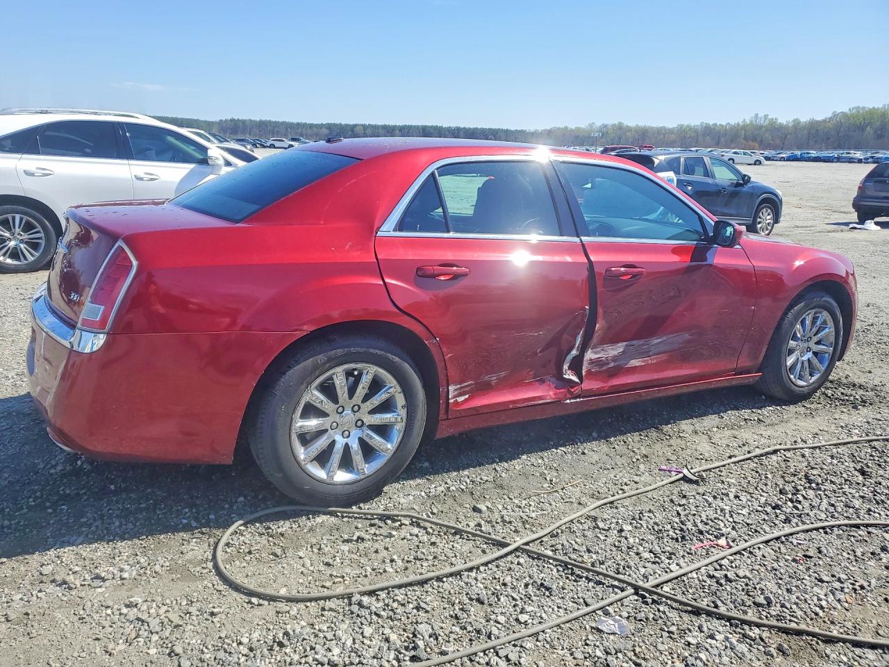 2014 Chrysler 300 Burgundy vin: 2C3CCAAG3EH252631
