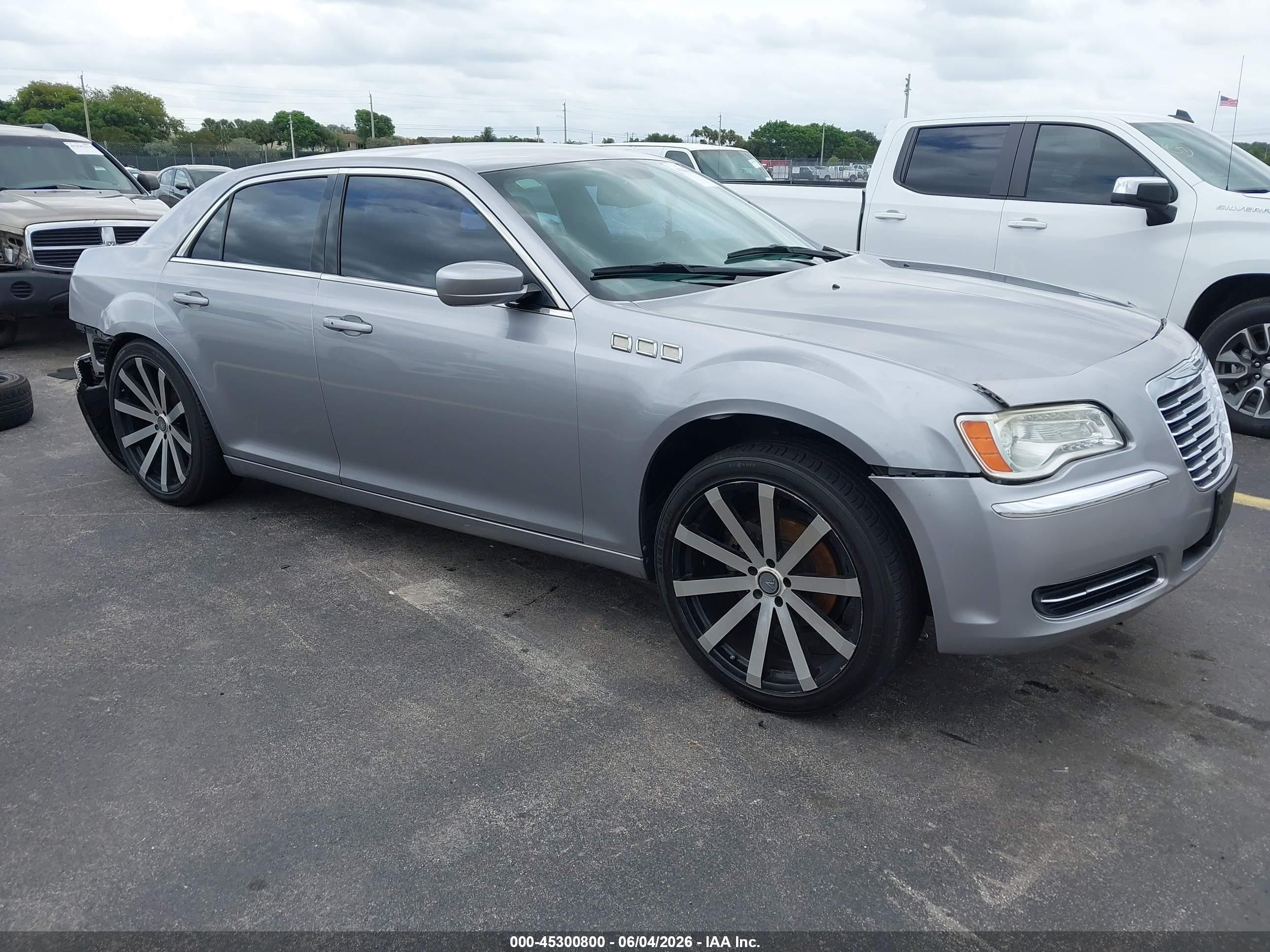 2014 Chrysler 300   Silver vin: 2C3CCAAG3EH289081