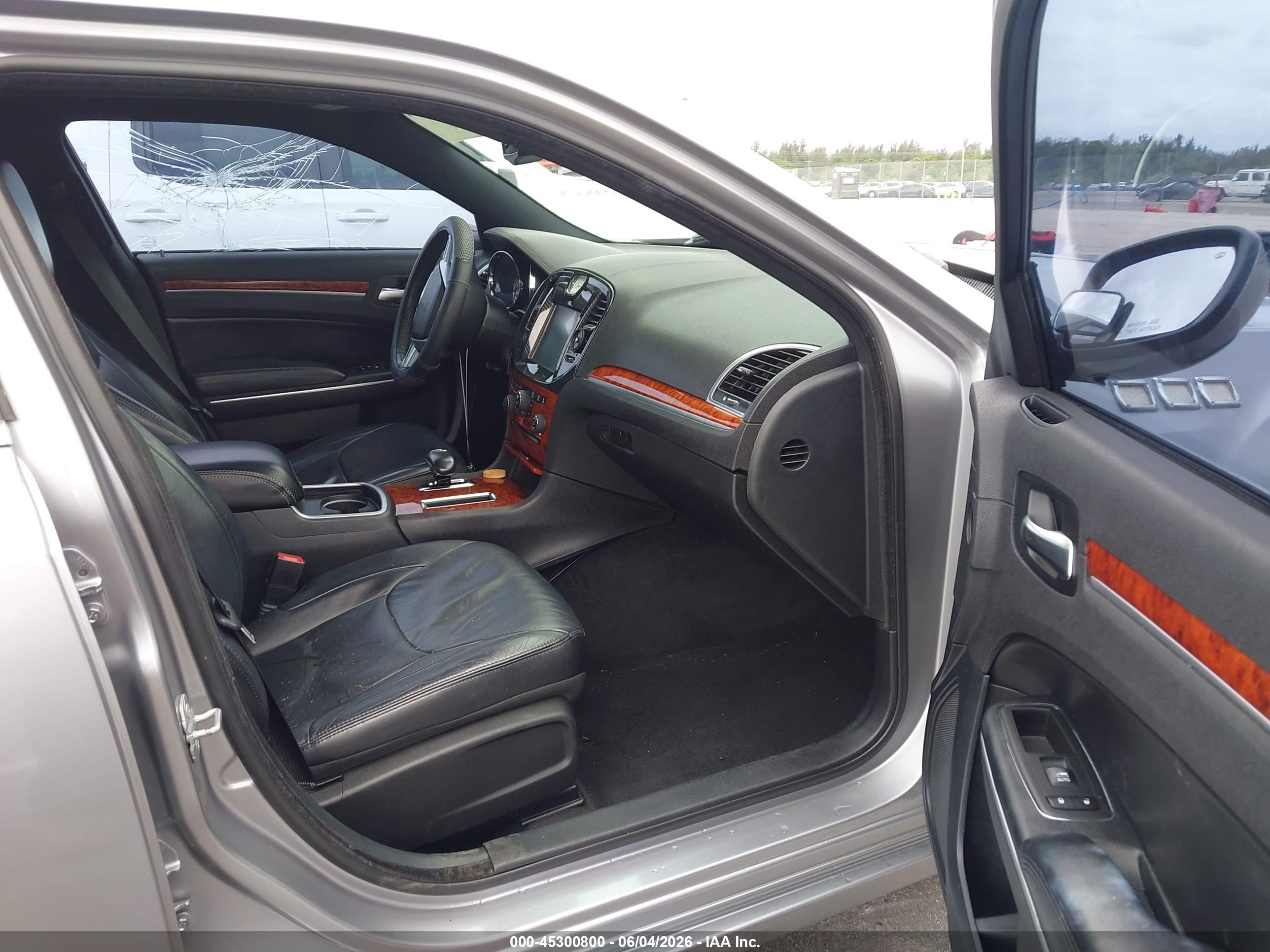 2014 Chrysler 300   Silver vin: 2C3CCAAG3EH289081