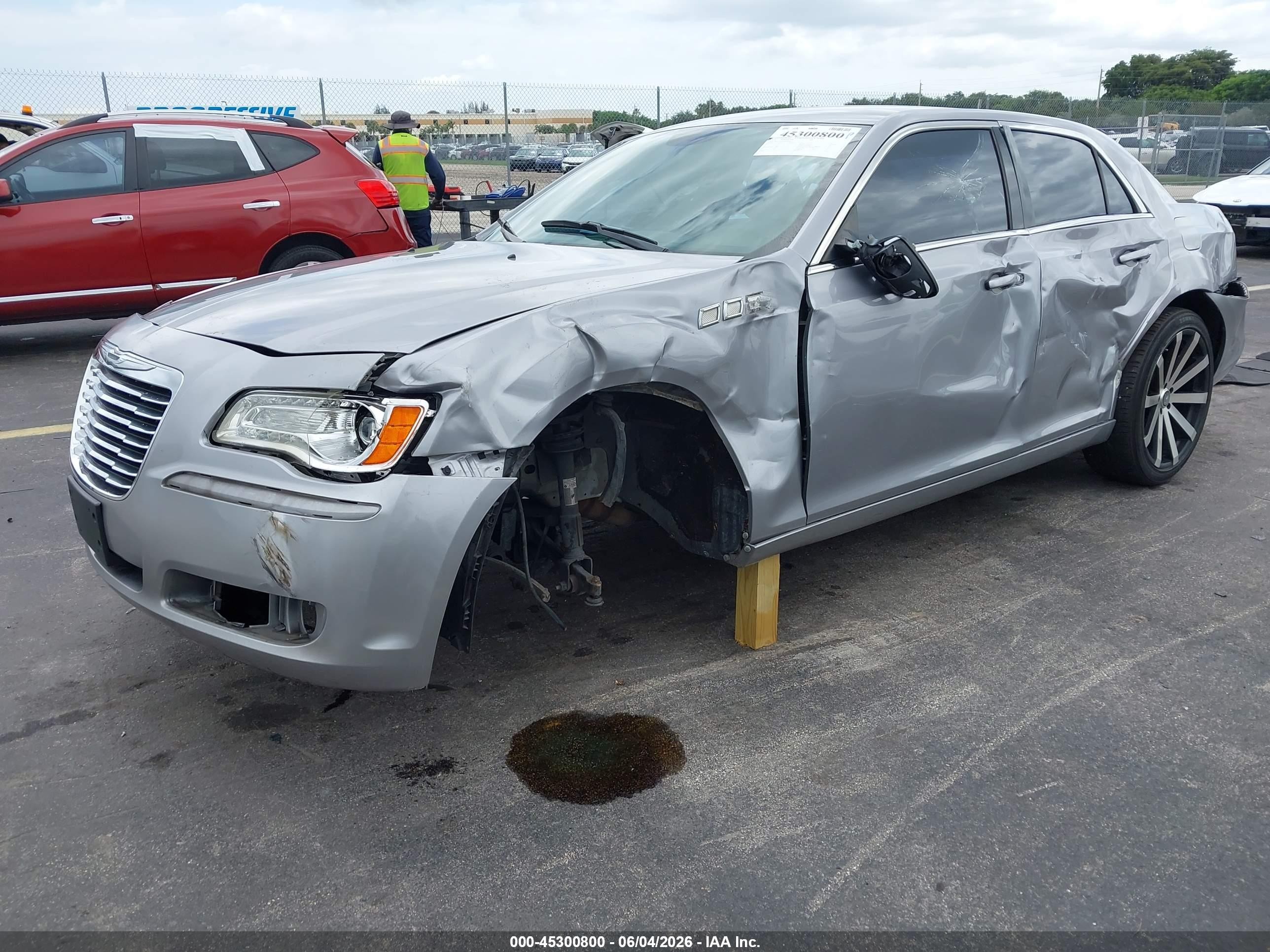 2014 Chrysler 300   Silver vin: 2C3CCAAG3EH289081
