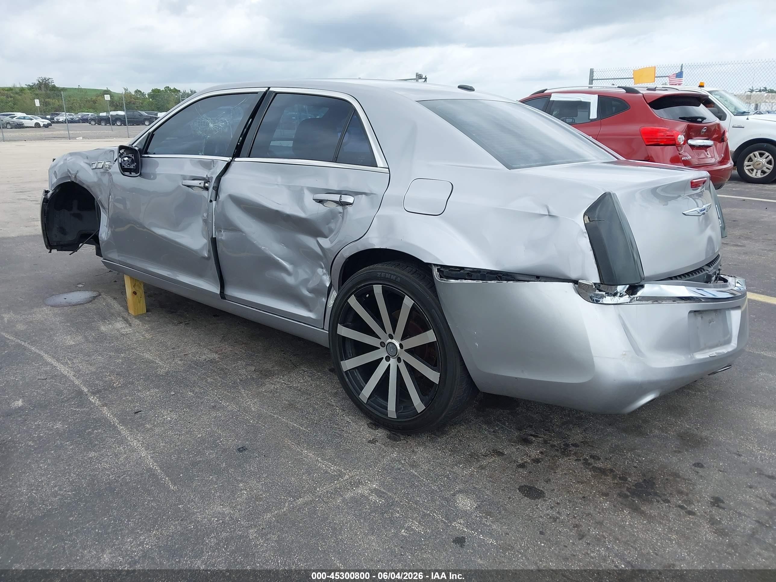 2014 Chrysler 300   Silver vin: 2C3CCAAG3EH289081