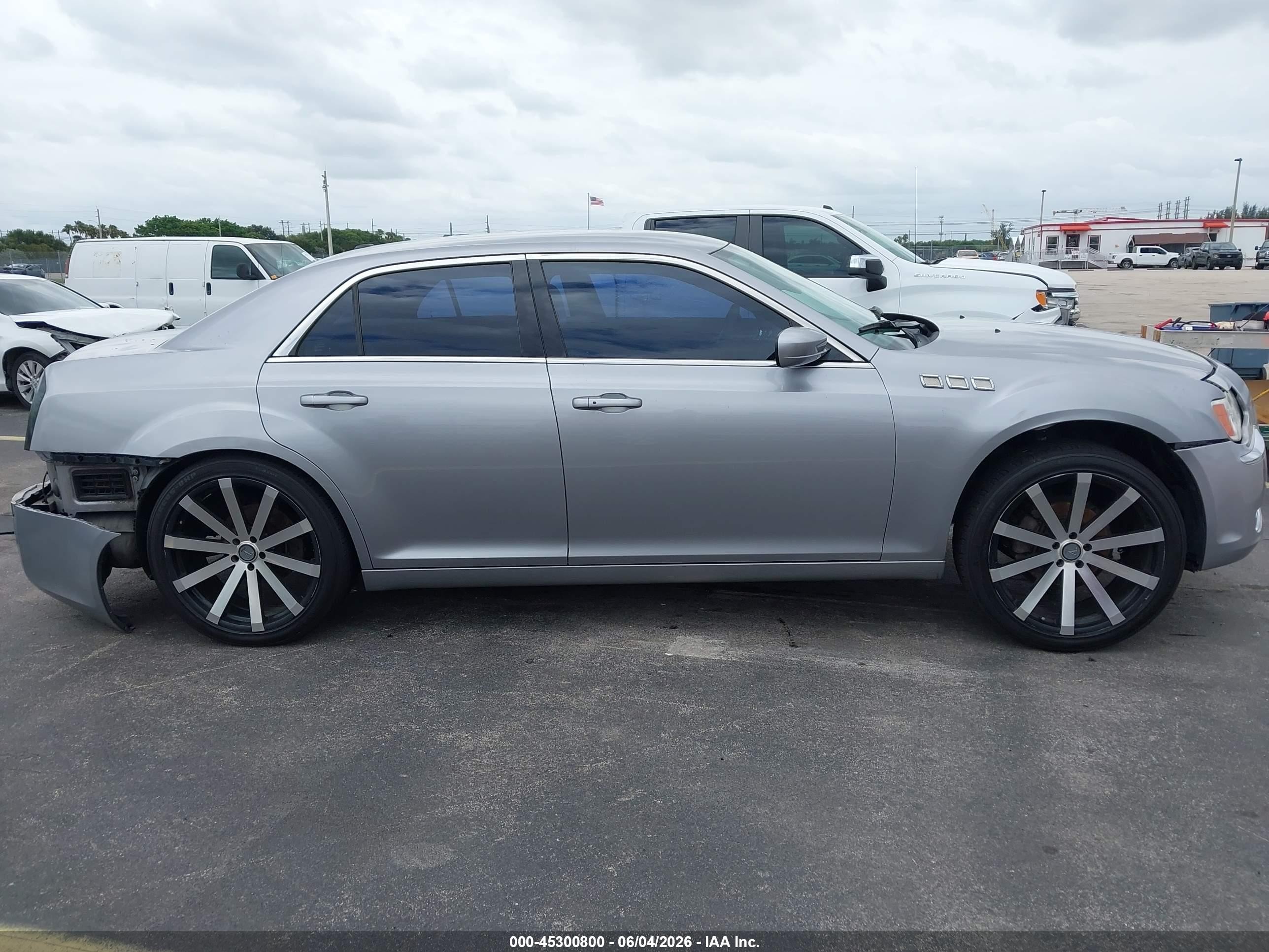 2014 Chrysler 300   Silver vin: 2C3CCAAG3EH289081
