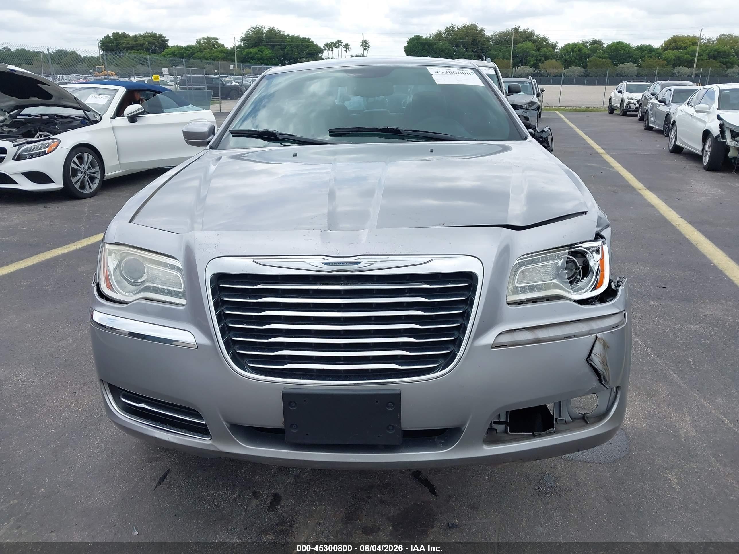 2014 Chrysler 300   Silver vin: 2C3CCAAG3EH289081