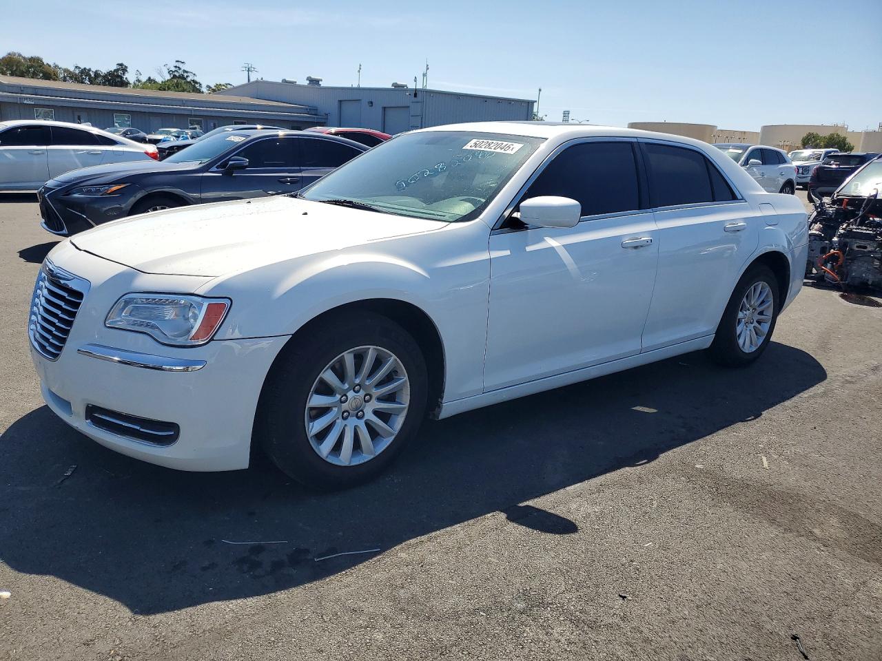 2014 Chrysler 300 White vin: 2C3CCAAG3EH382618