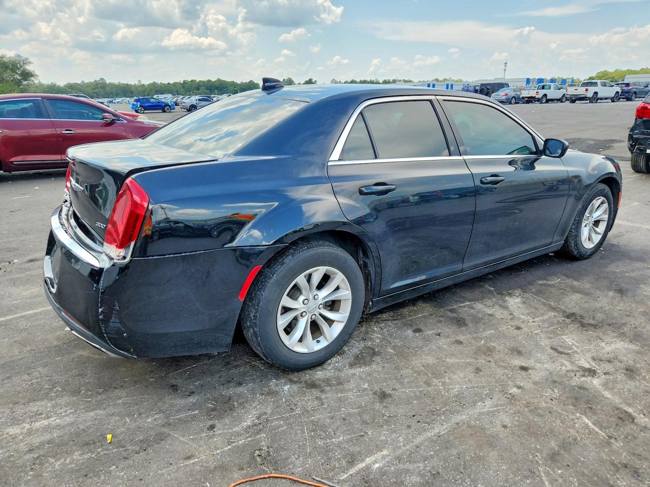 2015 Chrysler 300 Limited Черный vin: 2C3CCAAG3FH742987