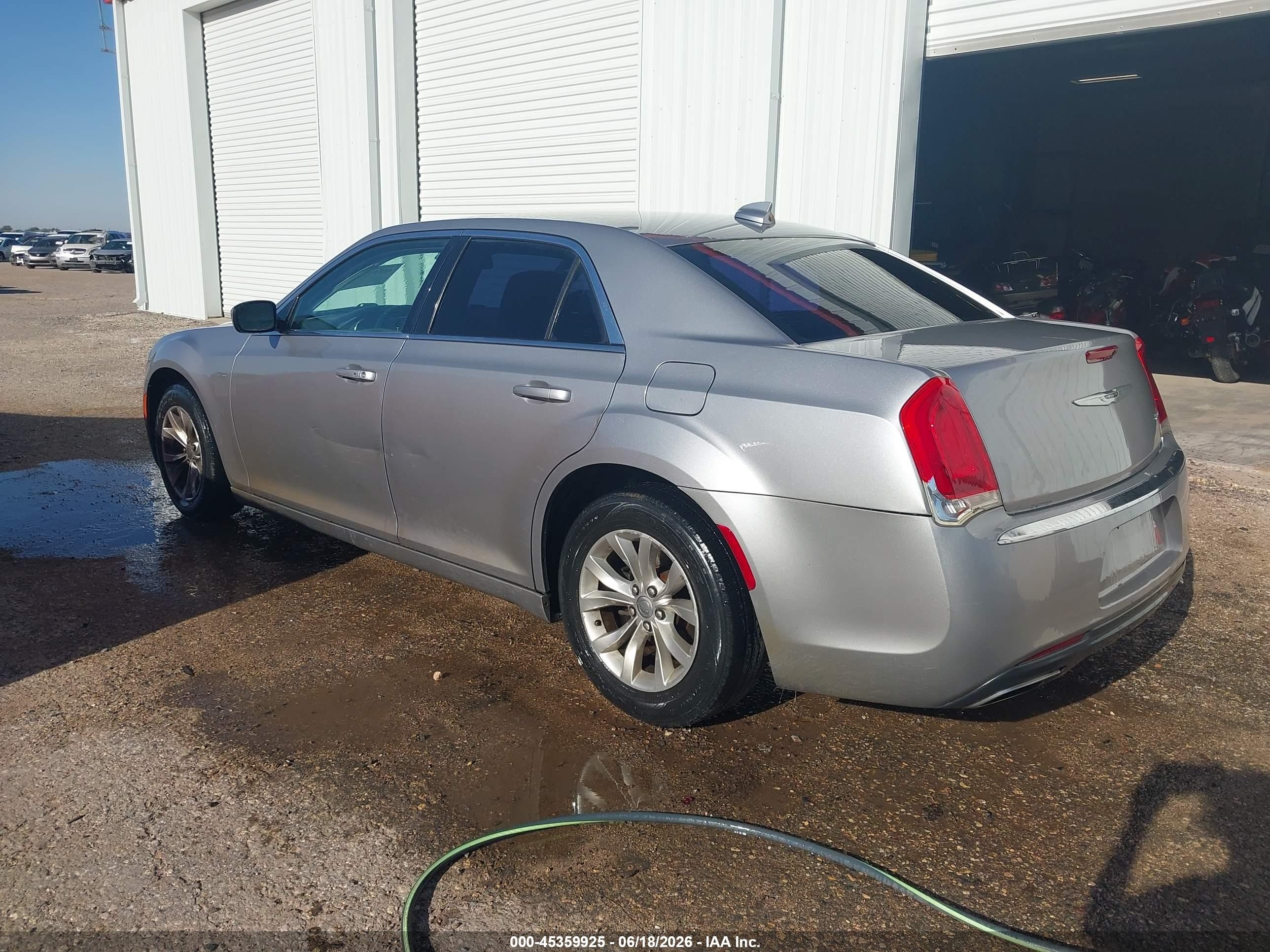 2015 Chrysler 300 Limited Silver vin: 2C3CCAAG3FH807482
