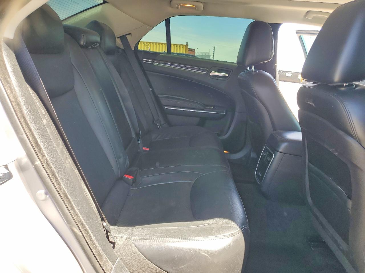 2015 Chrysler 300 Limited Silver vin: 2C3CCAAG3FH859260