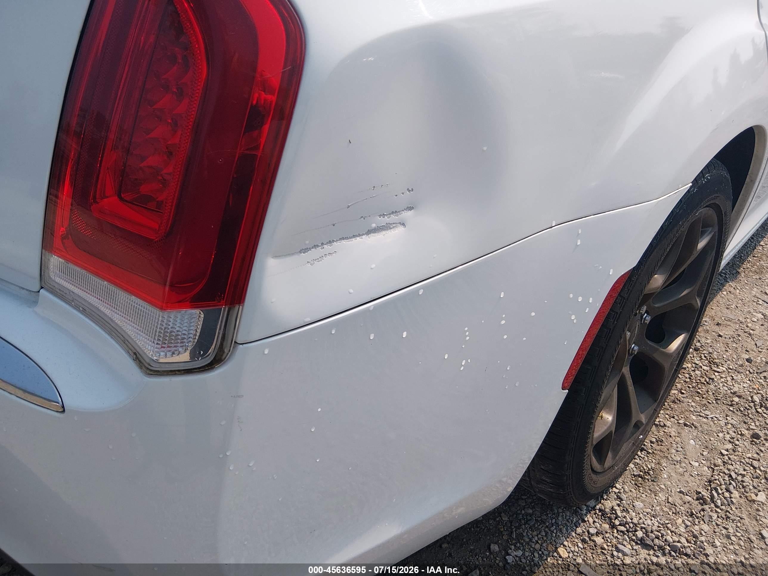 2015 Chrysler 300 Limited White vin: 2C3CCAAG3FH872171