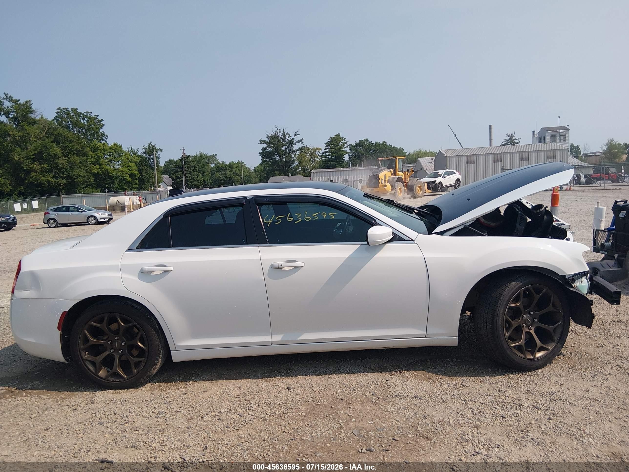 2015 Chrysler 300 Limited White vin: 2C3CCAAG3FH872171