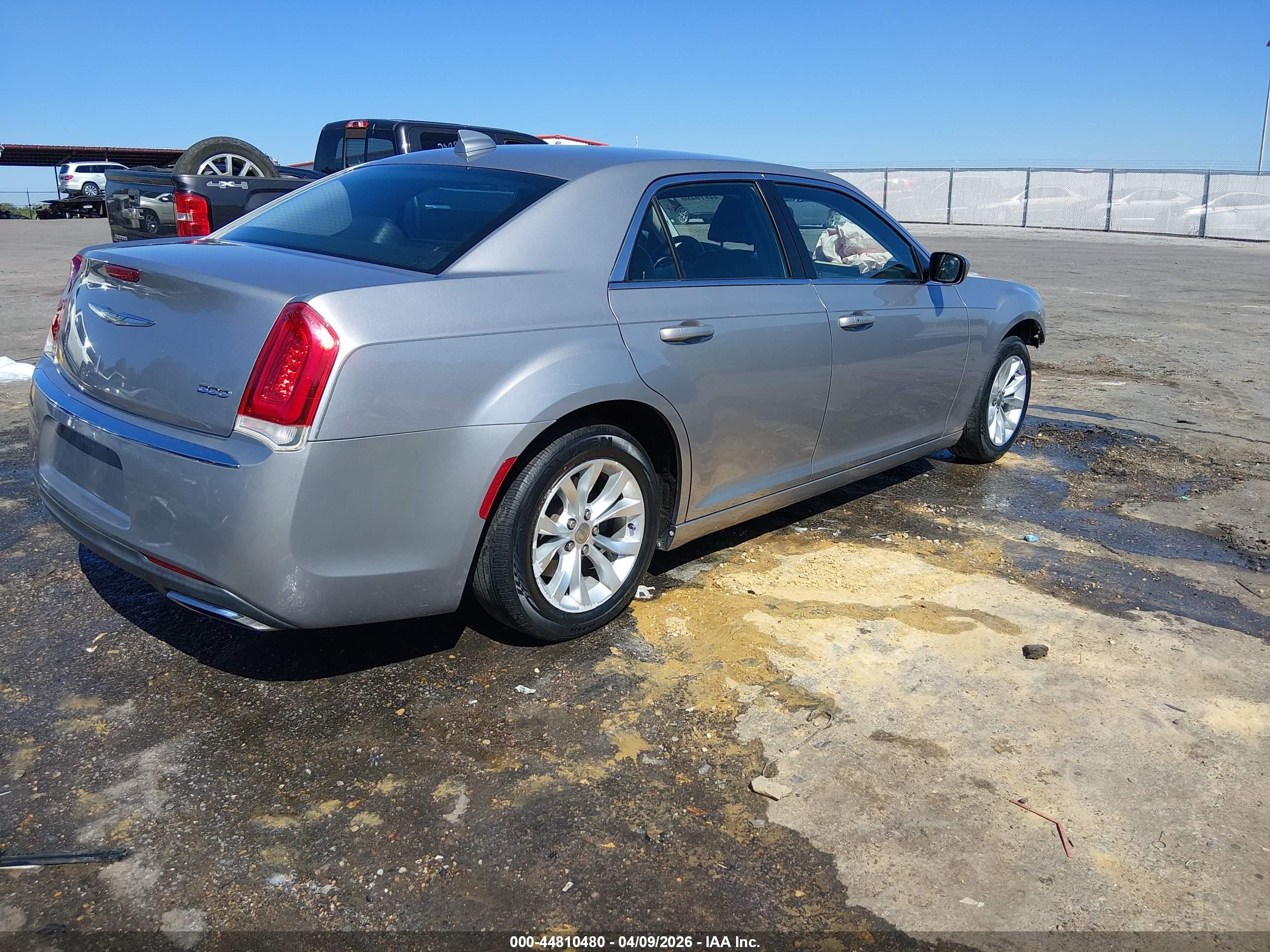 2015 Chrysler 300 Limited Gray vin: 2C3CCAAG3FH908831